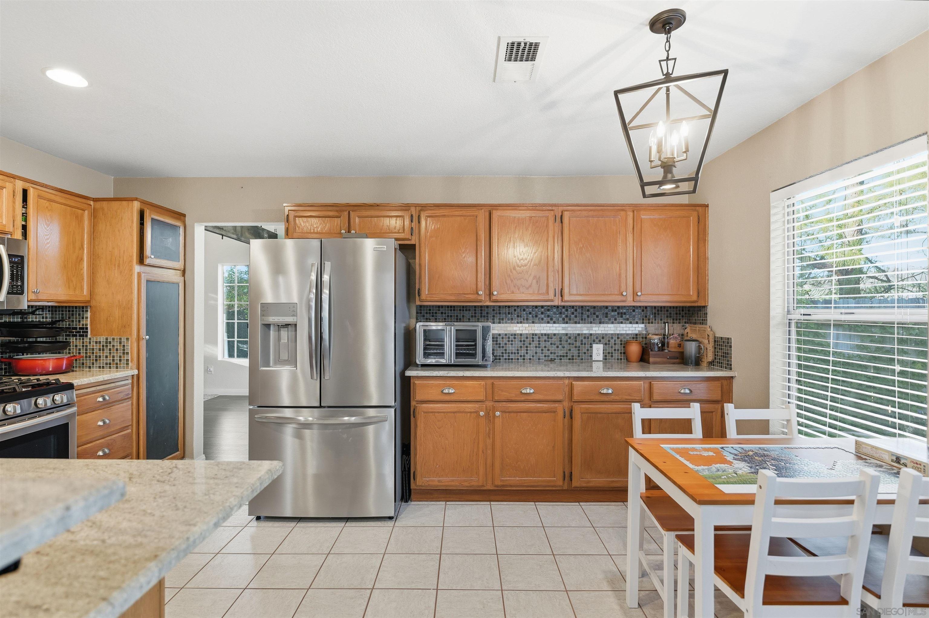 Detail Gallery Image 13 of 40 For 2402  Pimlico Place, Alpine,  CA 91901 - 3 Beds | 2/1 Baths