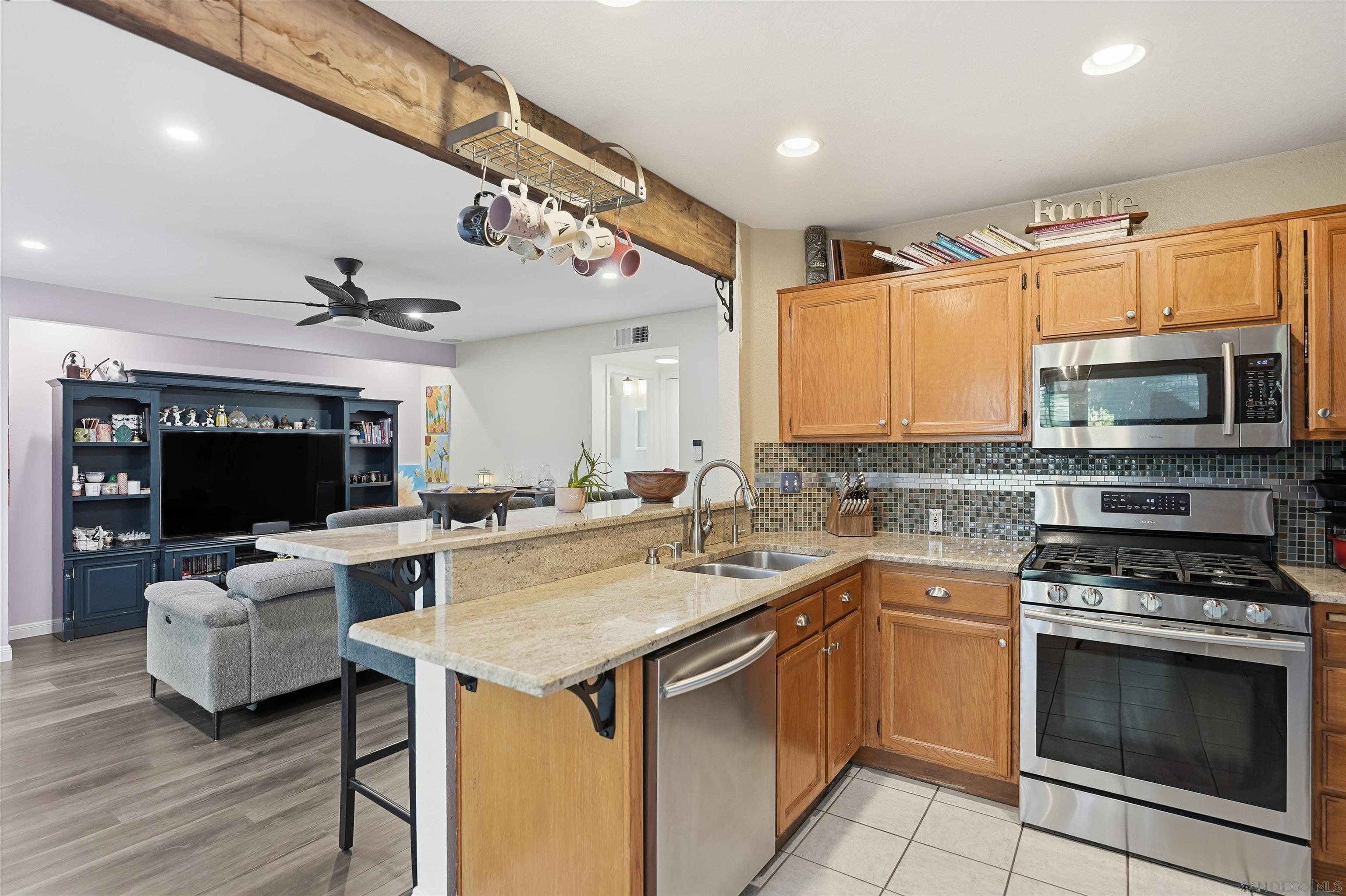 Detail Gallery Image 9 of 40 For 2402  Pimlico Place, Alpine,  CA 91901 - 3 Beds | 2/1 Baths