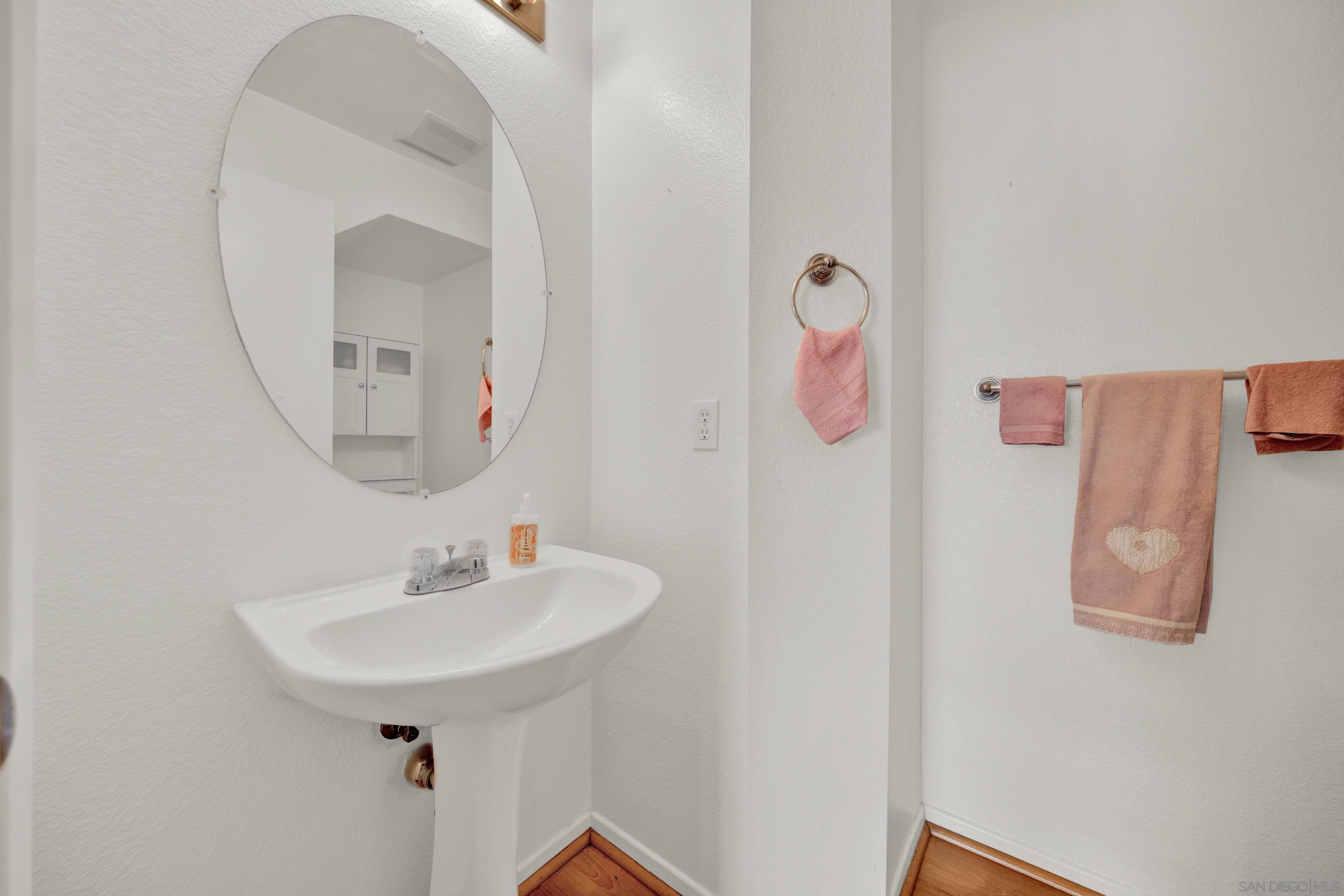 Detail Gallery Image 12 of 63 For 508  Dakota Way, Oceanside,  CA 92056 - 4 Beds | 2/1 Baths