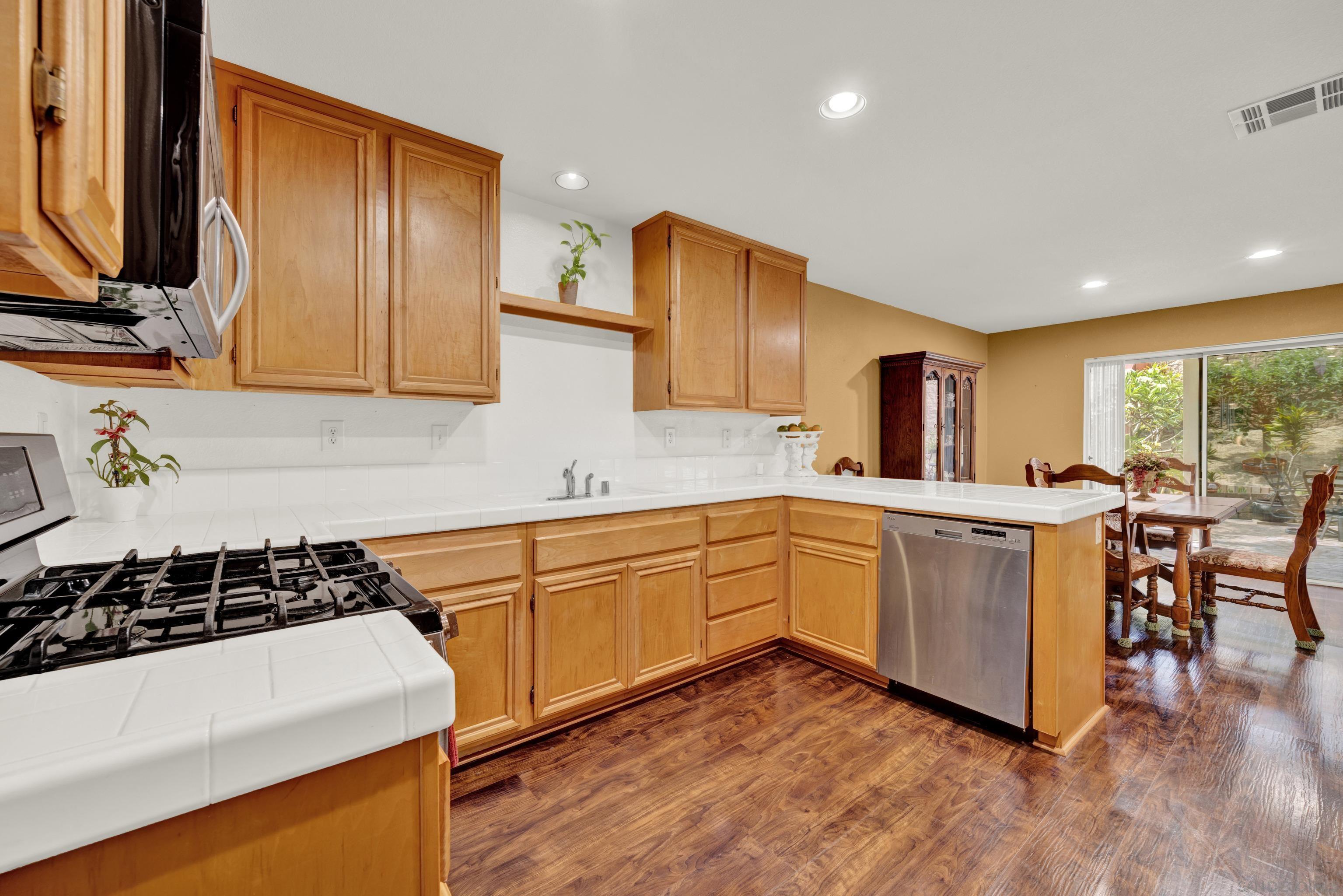 Detail Gallery Image 18 of 63 For 508  Dakota Way, Oceanside,  CA 92056 - 4 Beds | 2/1 Baths