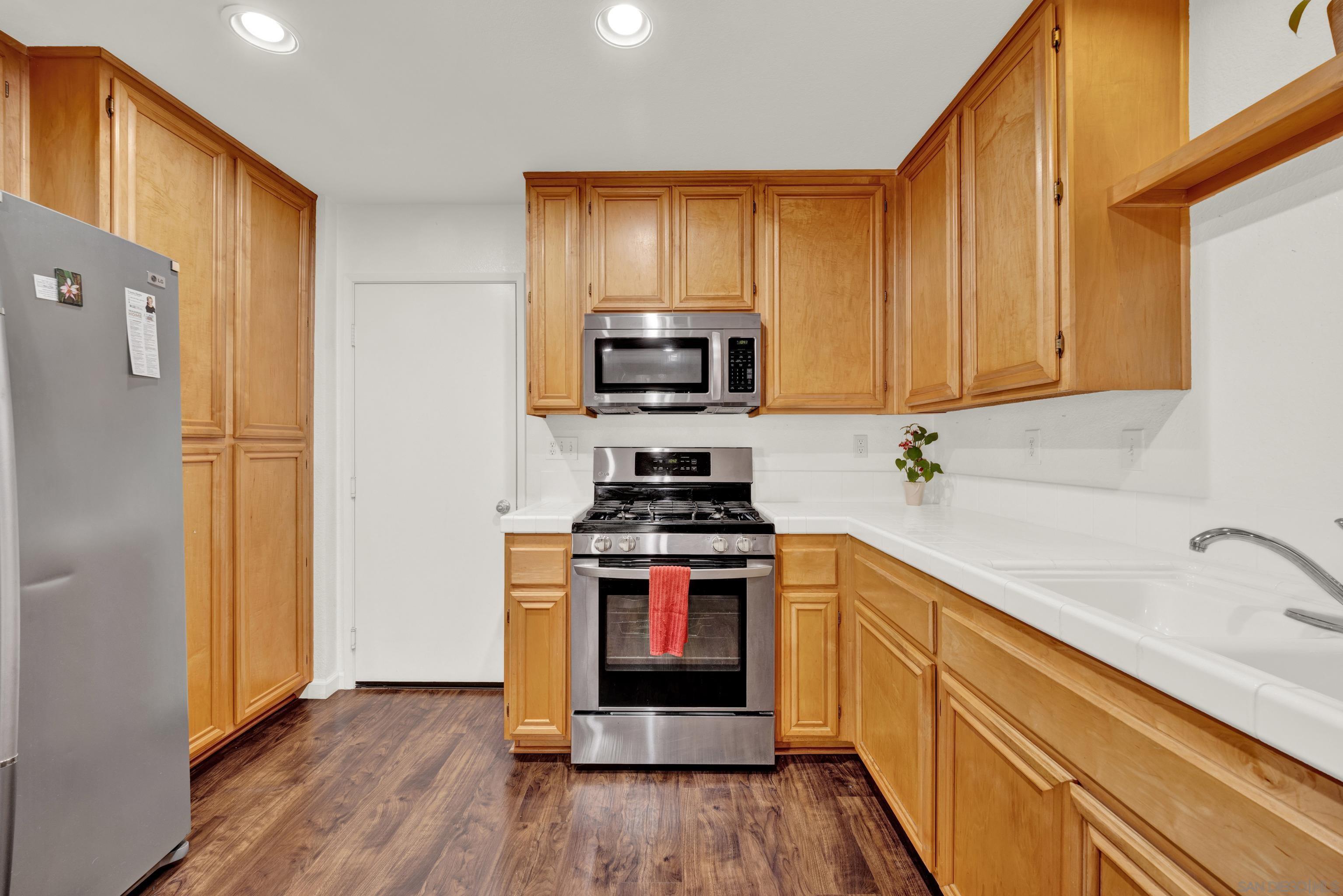 Detail Gallery Image 20 of 63 For 508  Dakota Way, Oceanside,  CA 92056 - 4 Beds | 2/1 Baths