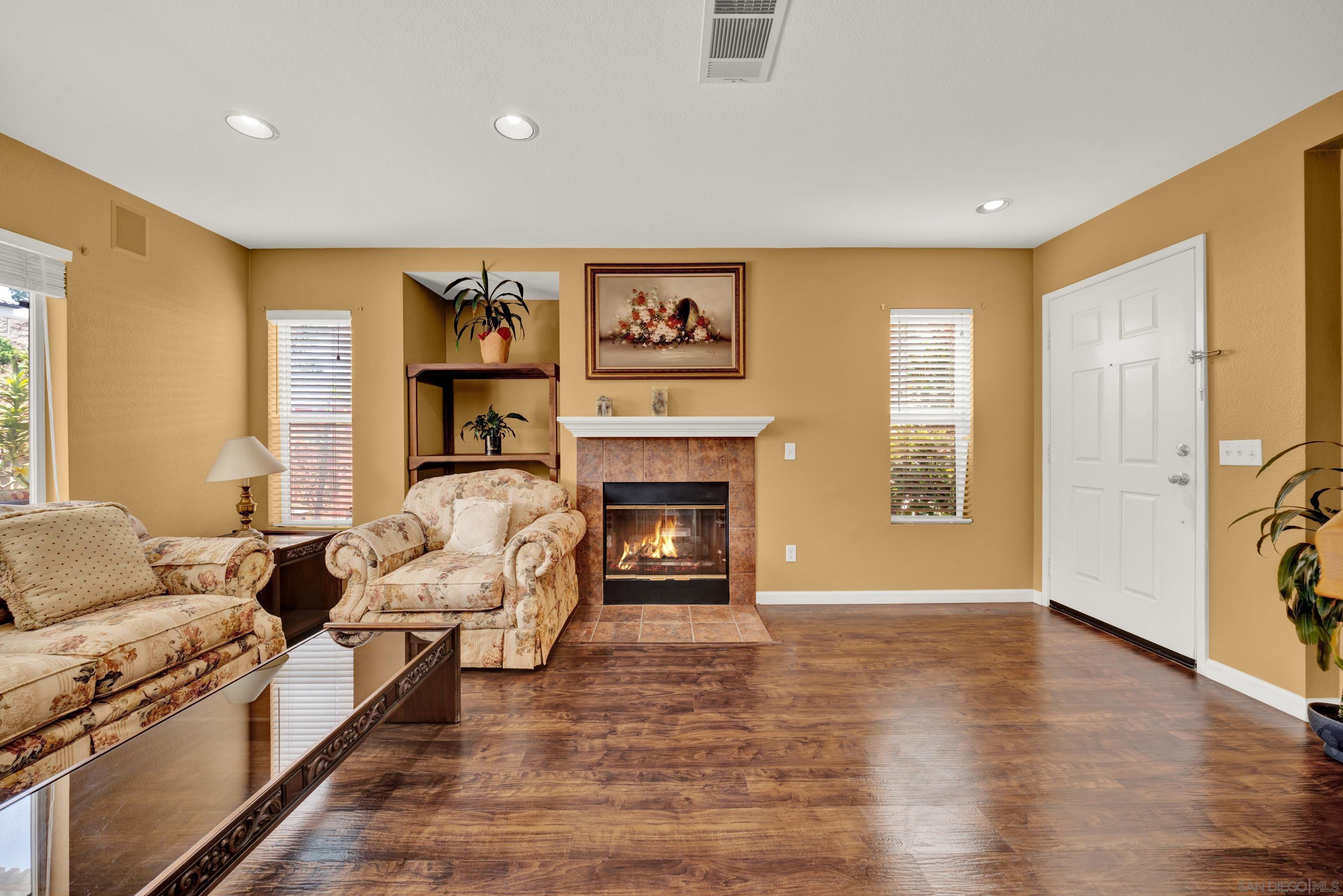 Detail Gallery Image 10 of 63 For 508  Dakota Way, Oceanside,  CA 92056 - 4 Beds | 2/1 Baths