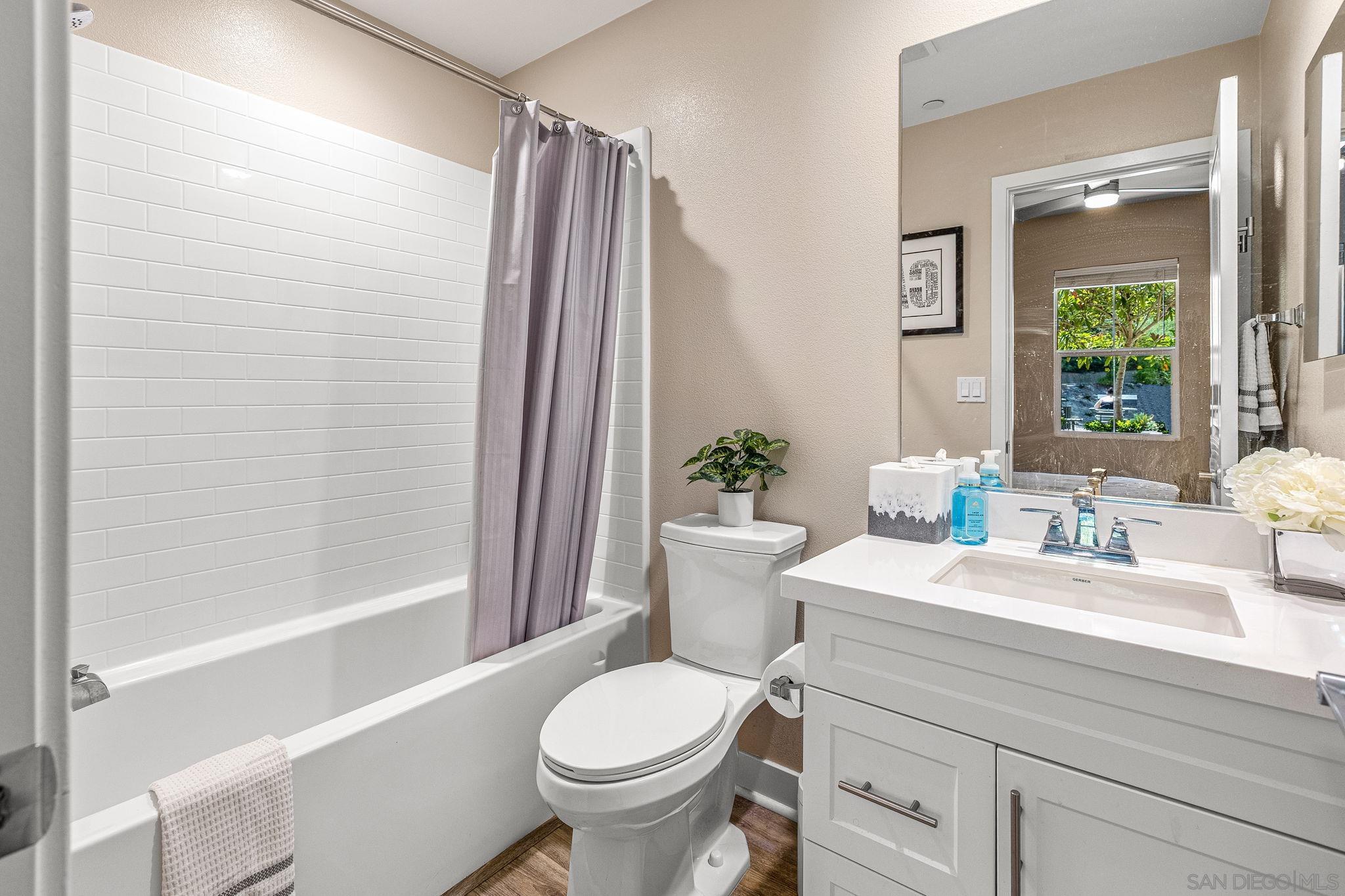 Detail Gallery Image 17 of 30 For 4347  Harbor Way  #4,  Oceanside,  CA 92056 - 3 Beds | 3/1 Baths