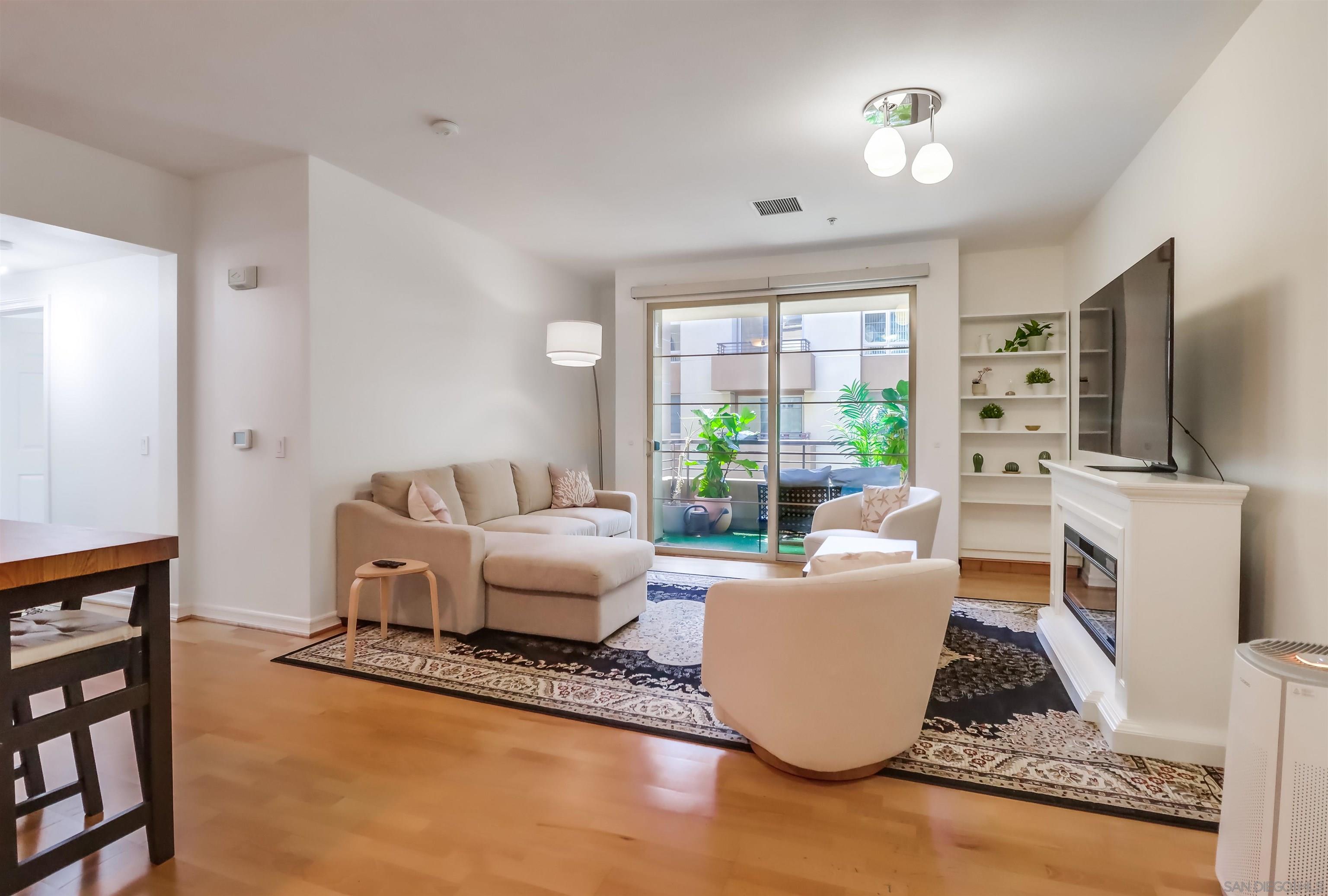 Detail Gallery Image 2 of 37 For 1465  C St  #3509,  San Diego,  CA 92101 - 2 Beds | 2 Baths