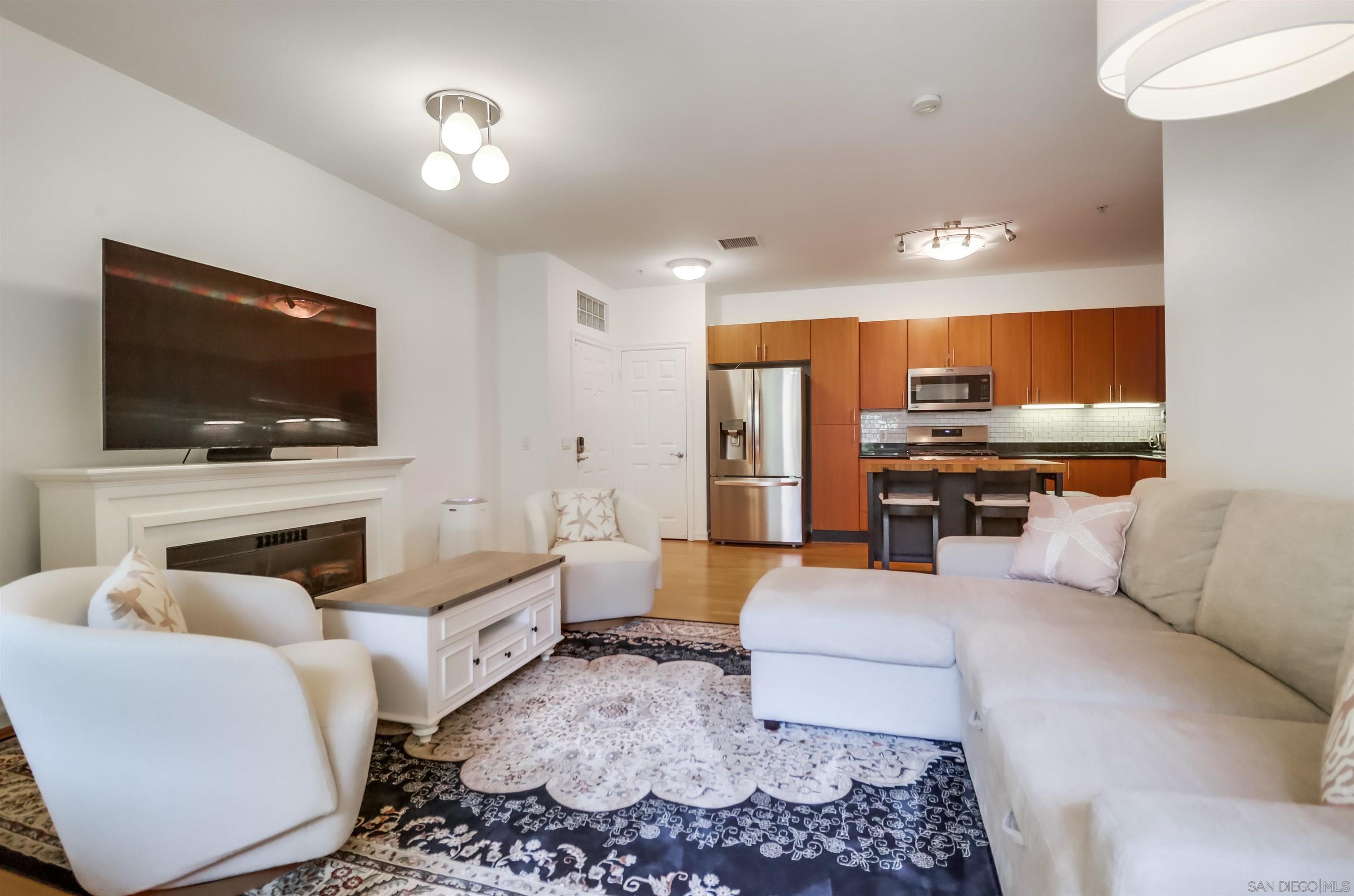 Detail Gallery Image 3 of 37 For 1465  C St  #3509,  San Diego,  CA 92101 - 2 Beds | 2 Baths