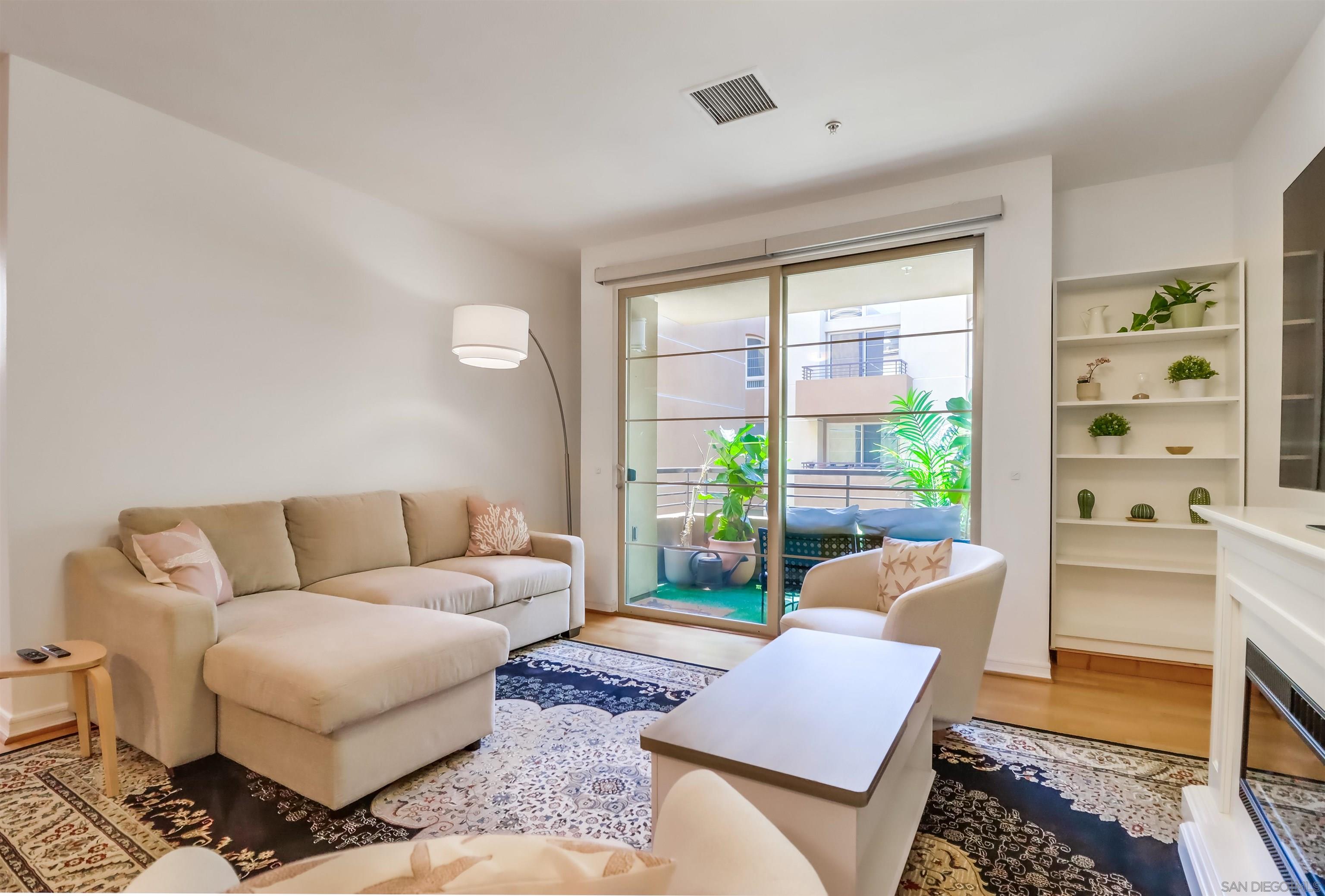 Detail Gallery Image 4 of 37 For 1465  C St  #3509,  San Diego,  CA 92101 - 2 Beds | 2 Baths