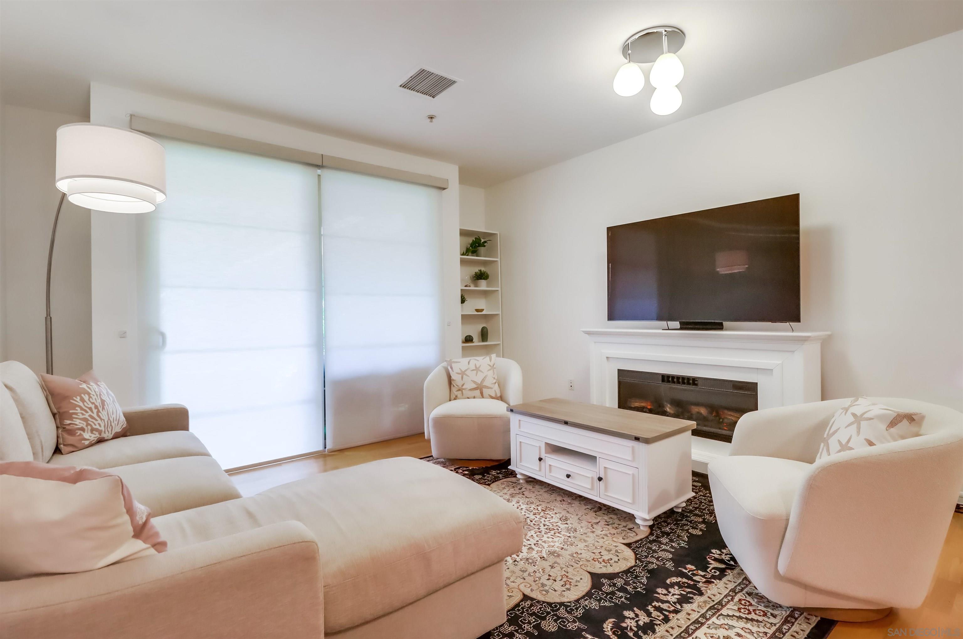 Detail Gallery Image 5 of 37 For 1465  C St  #3509,  San Diego,  CA 92101 - 2 Beds | 2 Baths