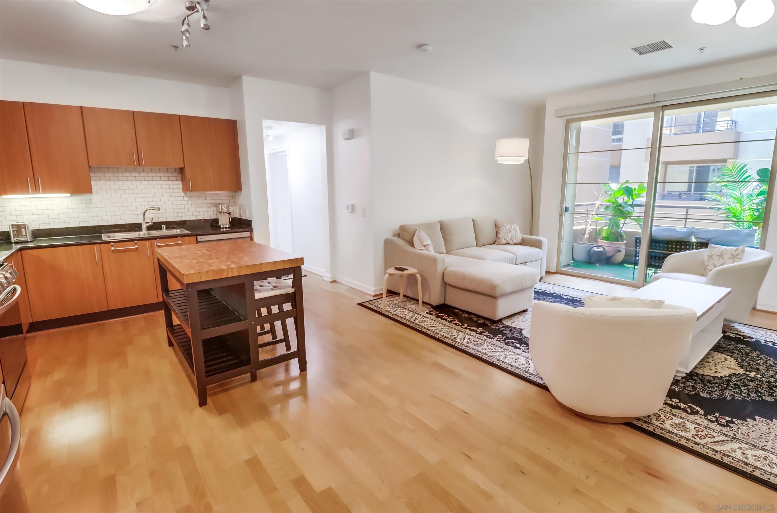 Detail Gallery Image 7 of 37 For 1465  C St  #3509,  San Diego,  CA 92101 - 2 Beds | 2 Baths