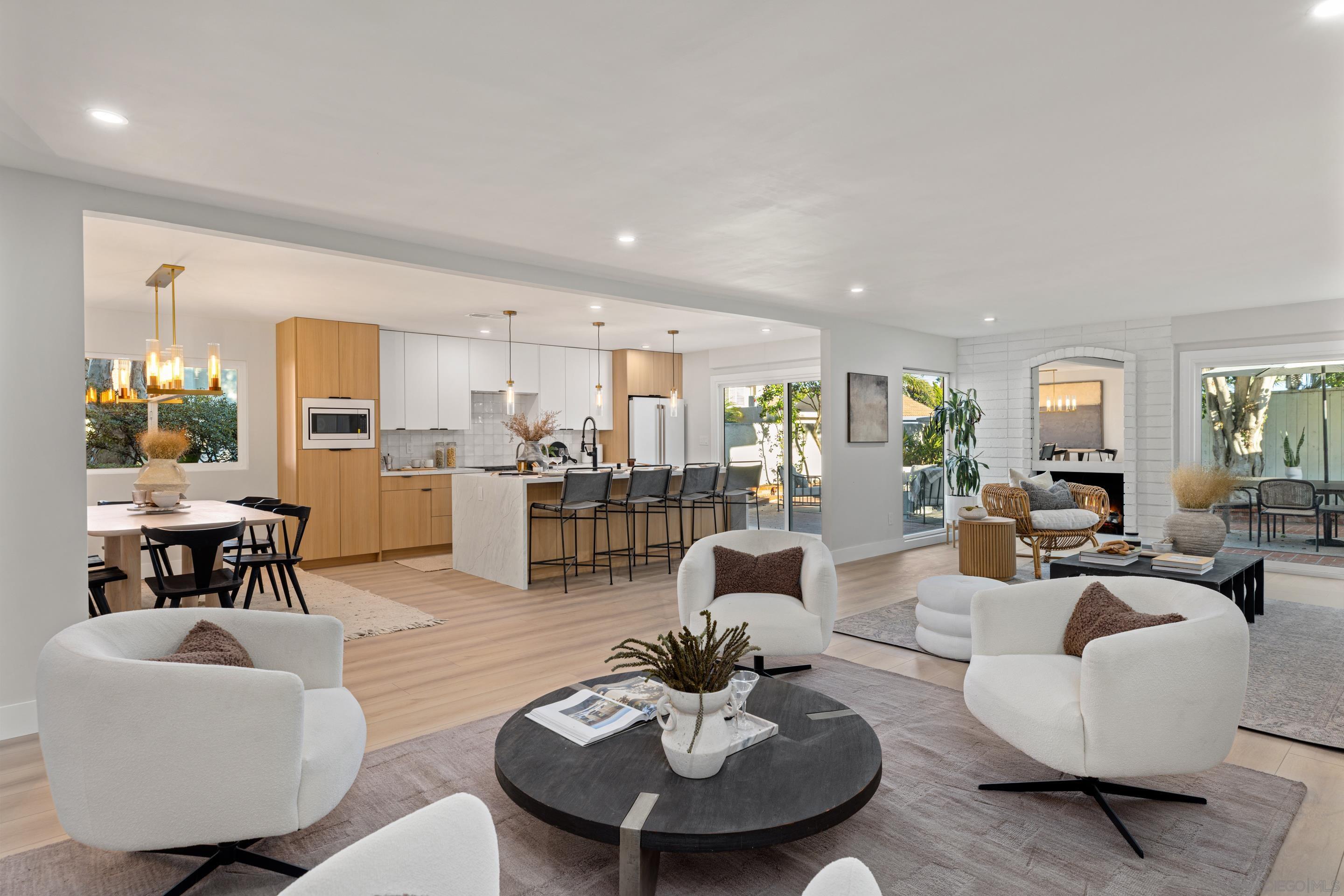 Detail Gallery Image 2 of 32 For , Coronado,  CA 92118 - 5 Beds | 3 Baths