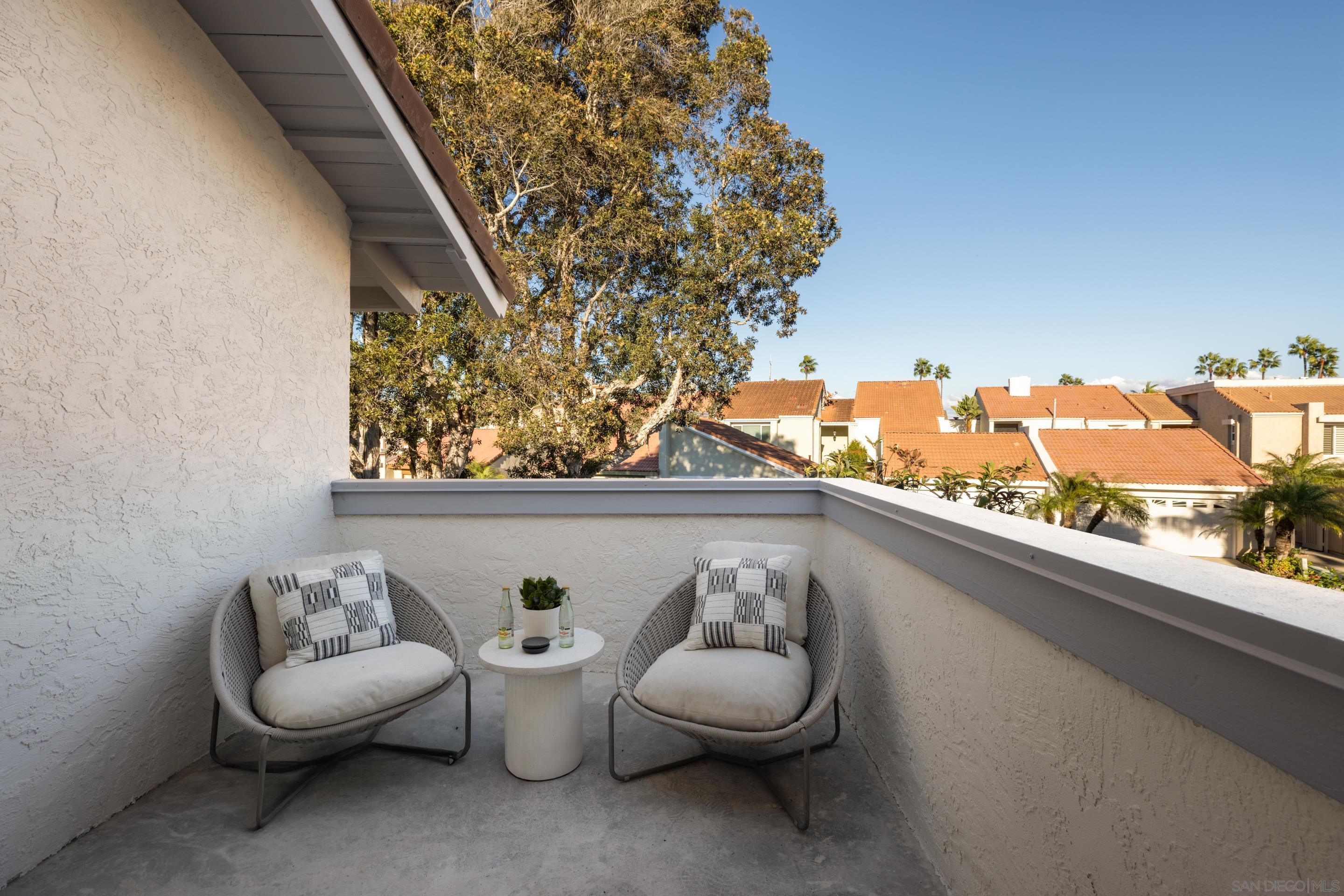 Detail Gallery Image 15 of 32 For , Coronado,  CA 92118 - 5 Beds | 3 Baths