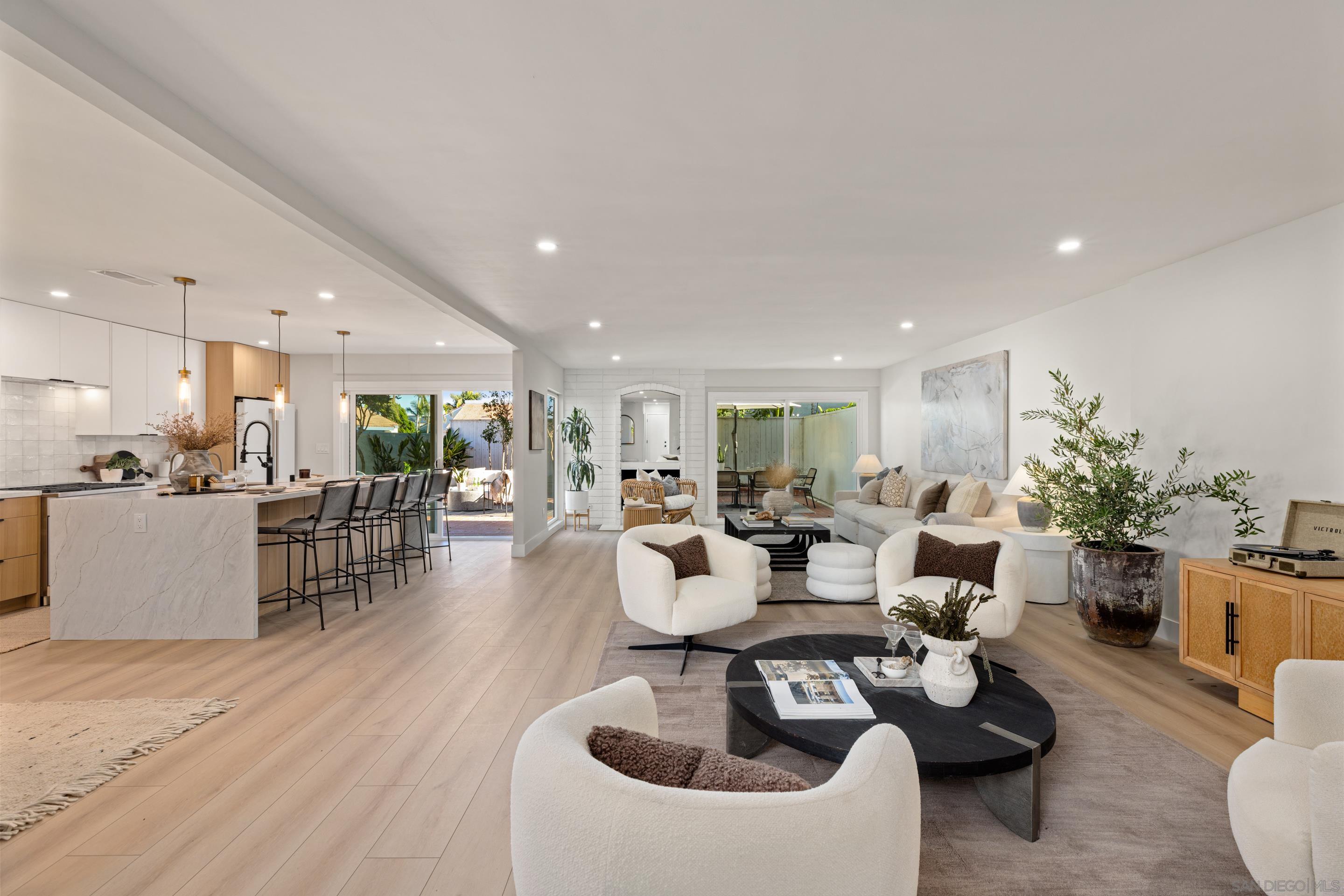 Detail Gallery Image 7 of 32 For , Coronado,  CA 92118 - 5 Beds | 3 Baths