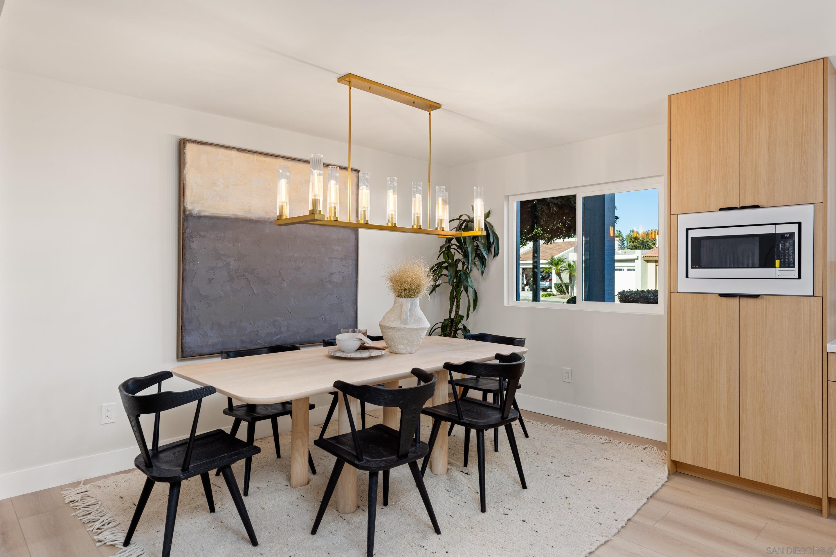 Detail Gallery Image 10 of 32 For , Coronado,  CA 92118 - 5 Beds | 3 Baths