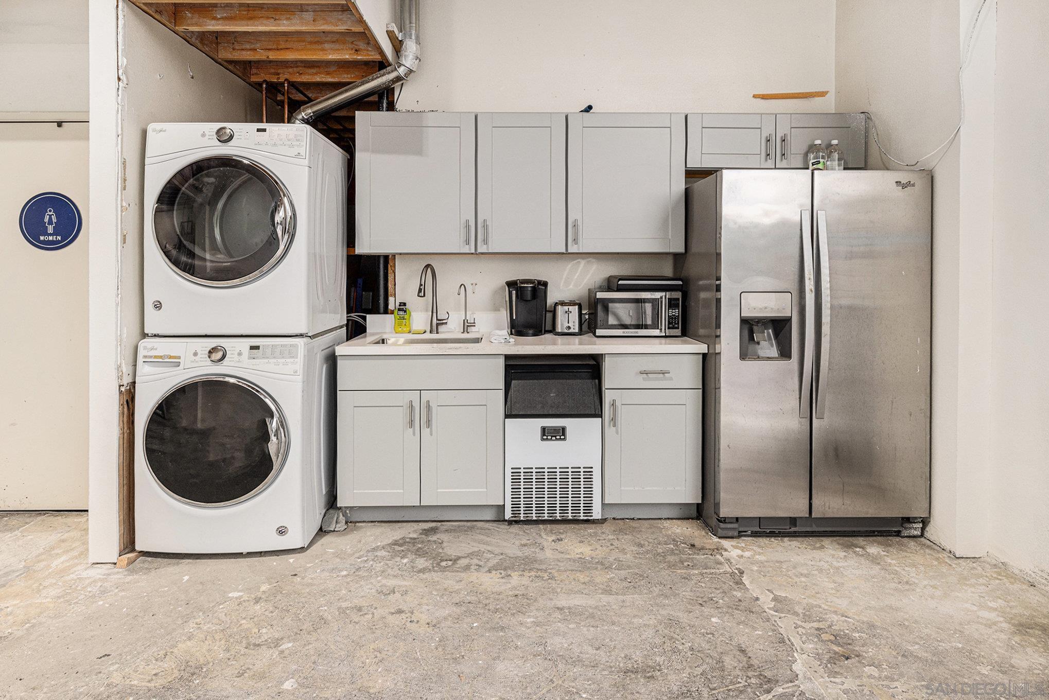 Detail Gallery Image 12 of 20 For 5731  Palmer Way #C, Carlsbad,  CA 92010 - – Beds | – Baths