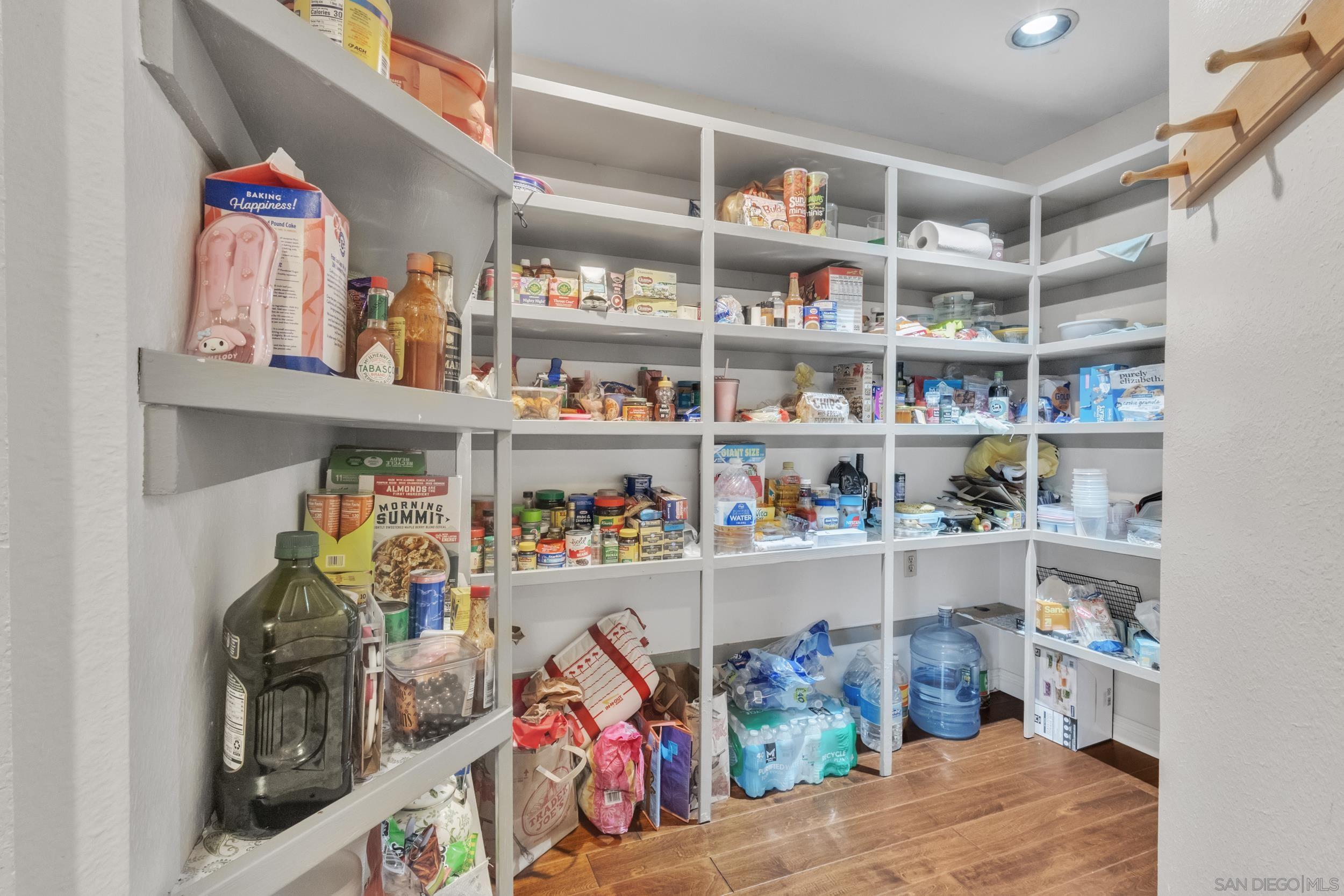 Detail Gallery Image 11 of 48 For 6907  Bettyhill Dr., San Diego,  CA 92117 - 4 Beds | 2 Baths