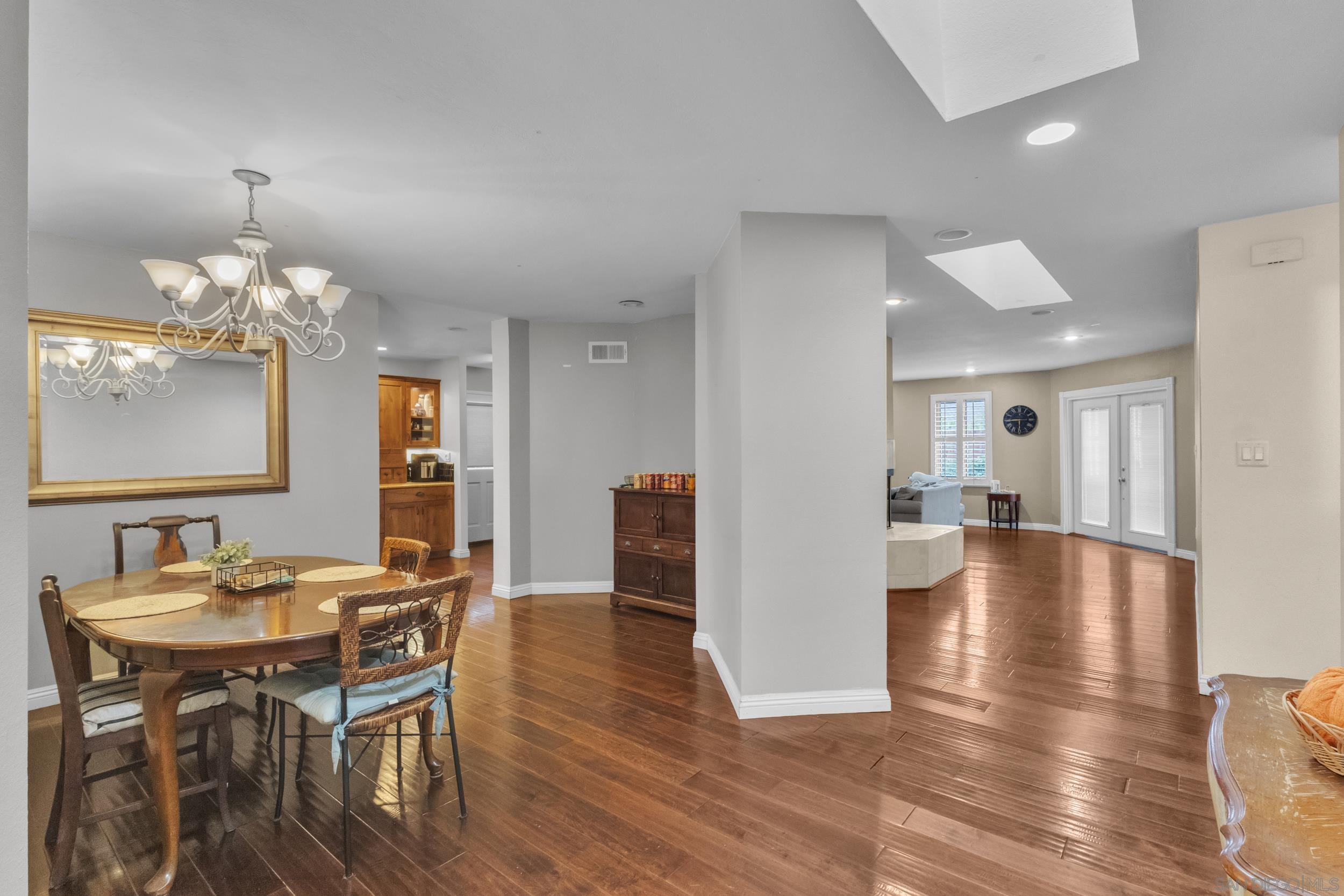 Detail Gallery Image 14 of 48 For 6907  Bettyhill Dr., San Diego,  CA 92117 - 4 Beds | 2 Baths