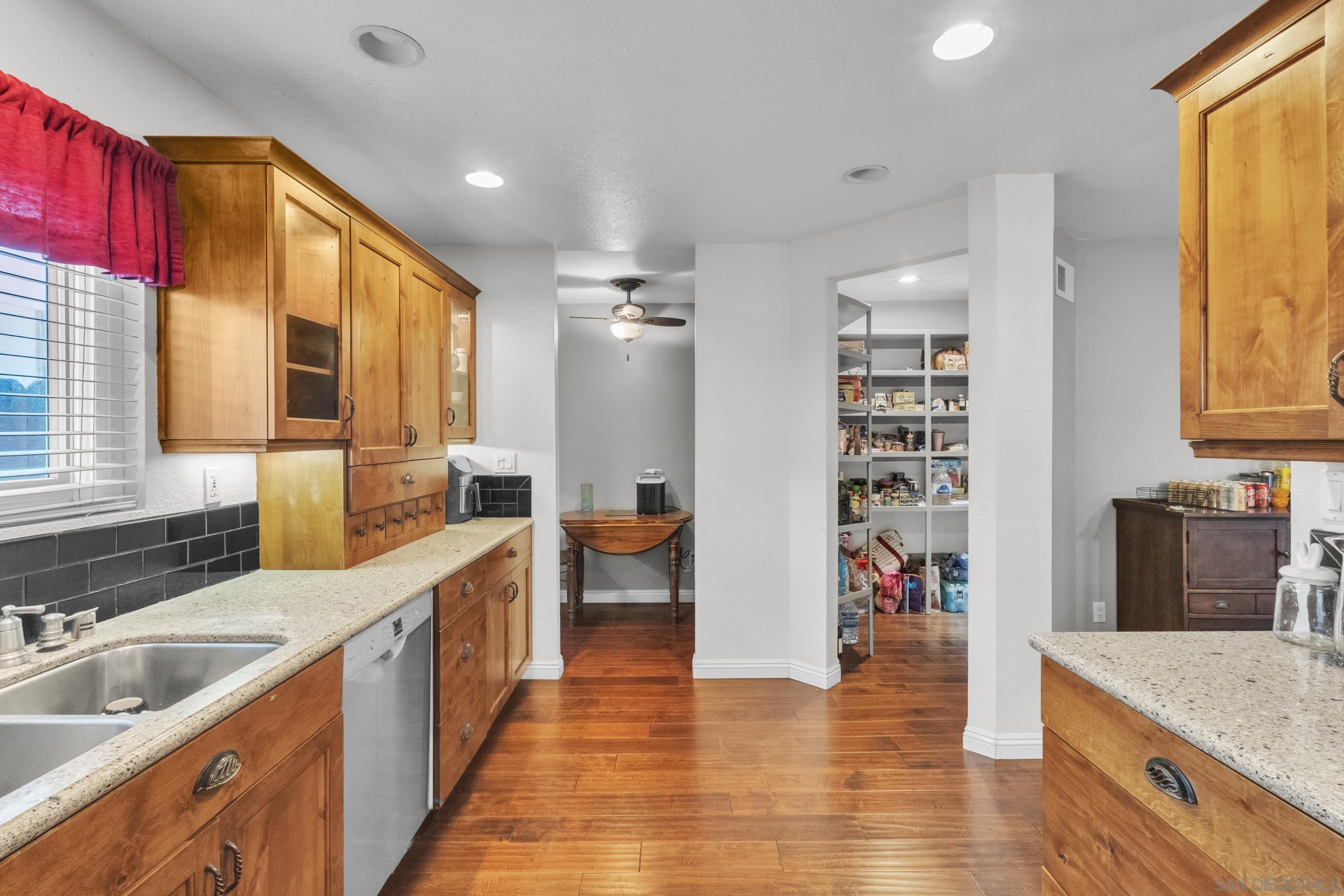 Detail Gallery Image 7 of 48 For 6907  Bettyhill Dr., San Diego,  CA 92117 - 4 Beds | 2 Baths