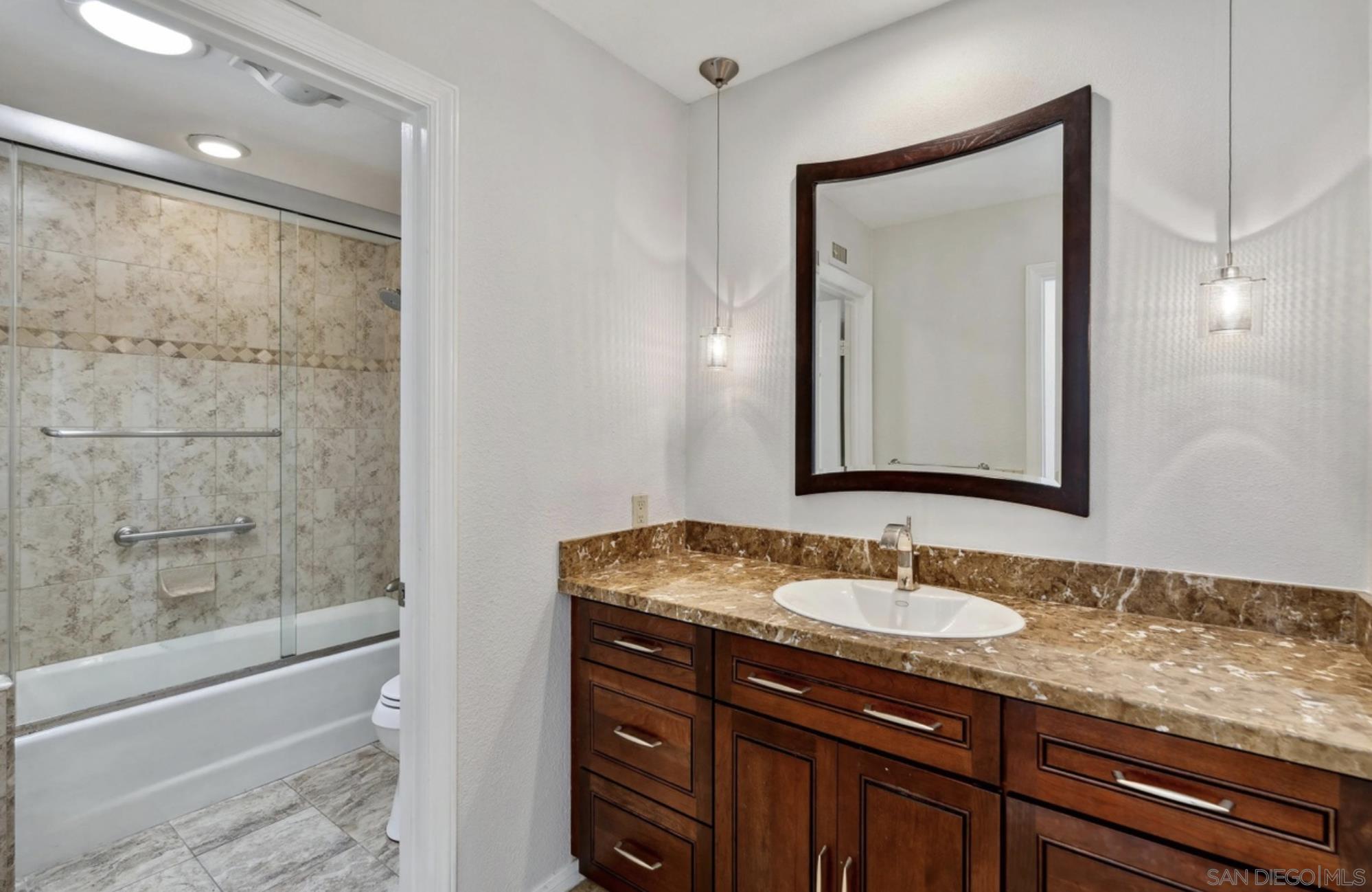 Detail Gallery Image 19 of 27 For 1608  Caminito Asterisco, La Jolla,  CA 92037 - 3 Beds | 2 Baths
