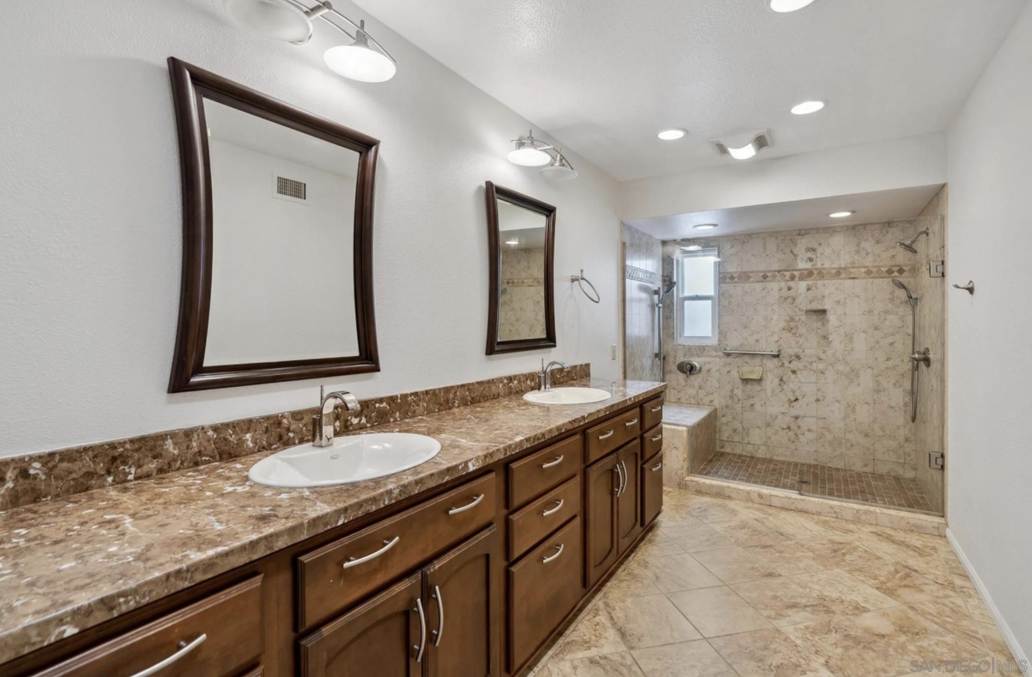 Detail Gallery Image 24 of 27 For 1608  Caminito Asterisco, La Jolla,  CA 92037 - 3 Beds | 2 Baths