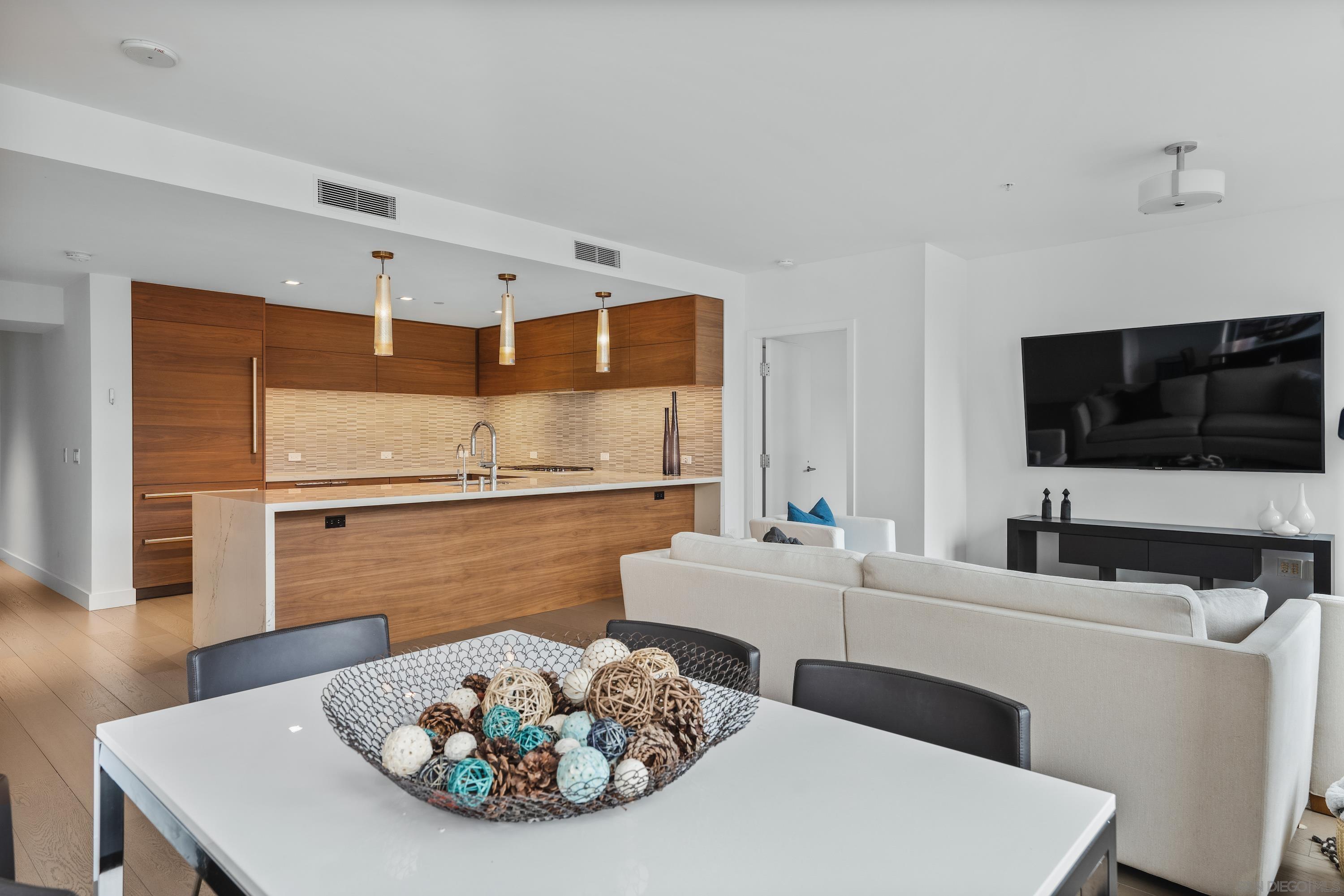 Detail Gallery Image 12 of 46 For 888 W E St  305, San Diego,  CA 92101 - 2 Beds | 2 Baths