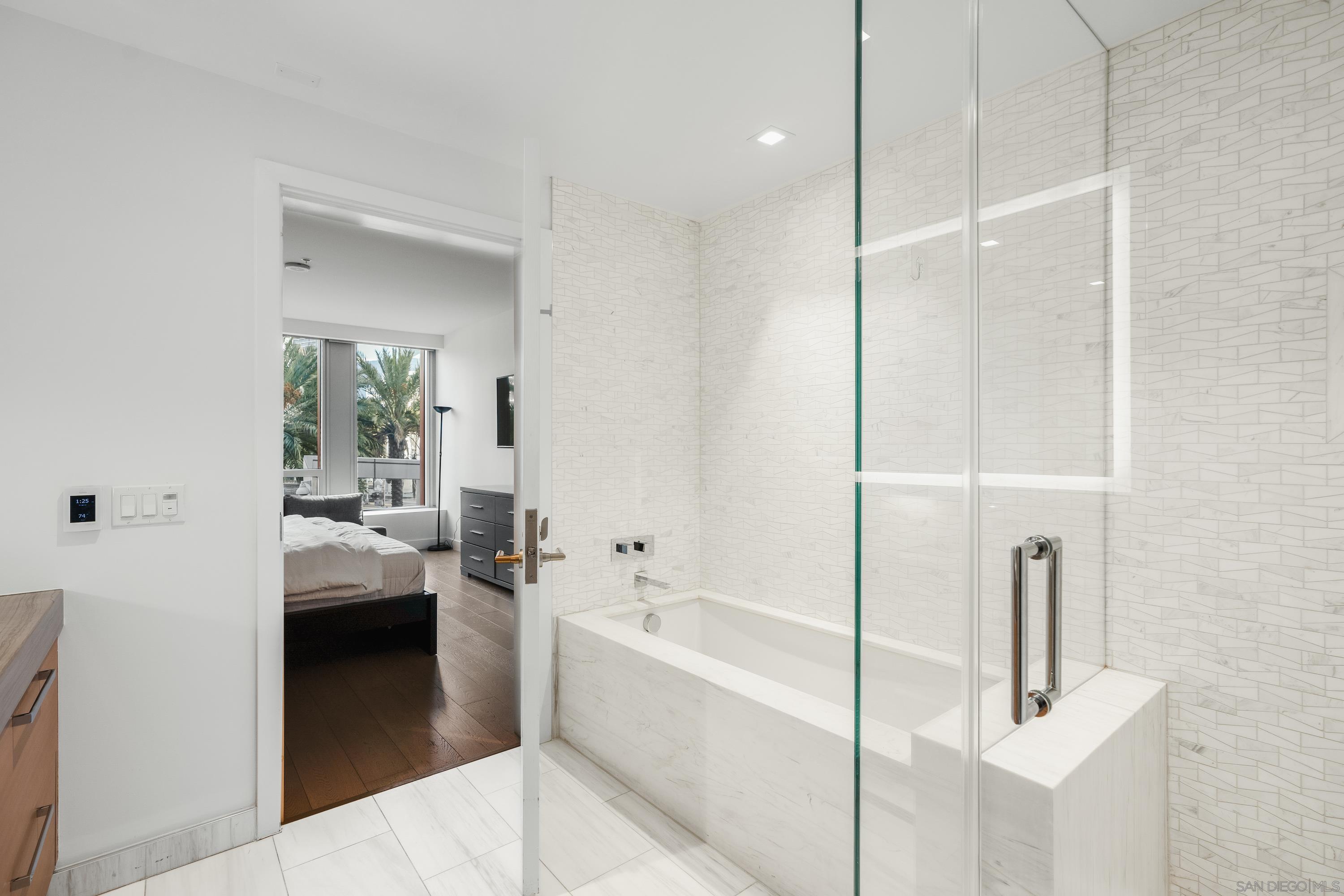 Detail Gallery Image 16 of 46 For 888 W E St  305, San Diego,  CA 92101 - 2 Beds | 2 Baths