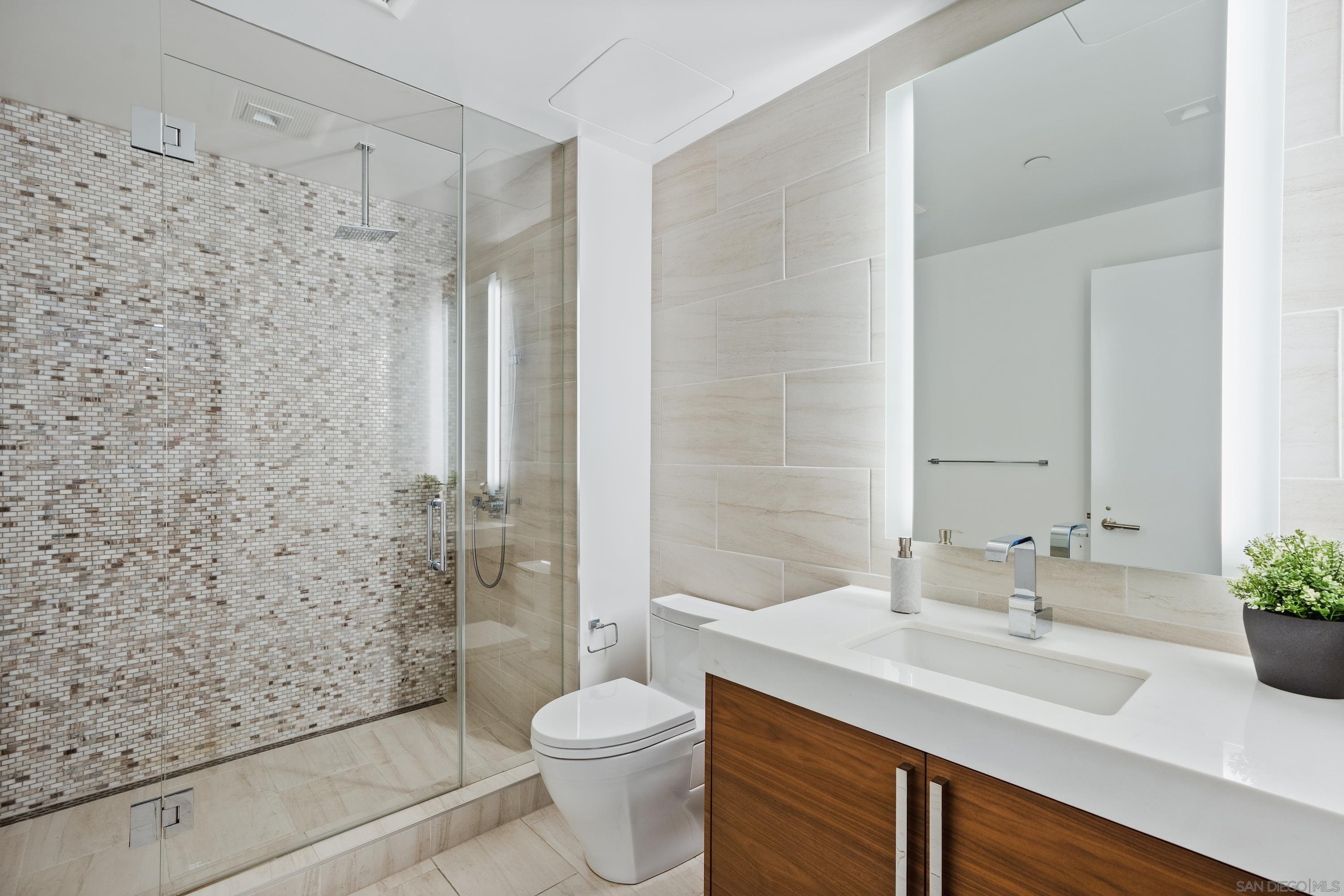 Detail Gallery Image 18 of 46 For 888 W E St  305, San Diego,  CA 92101 - 2 Beds | 2 Baths