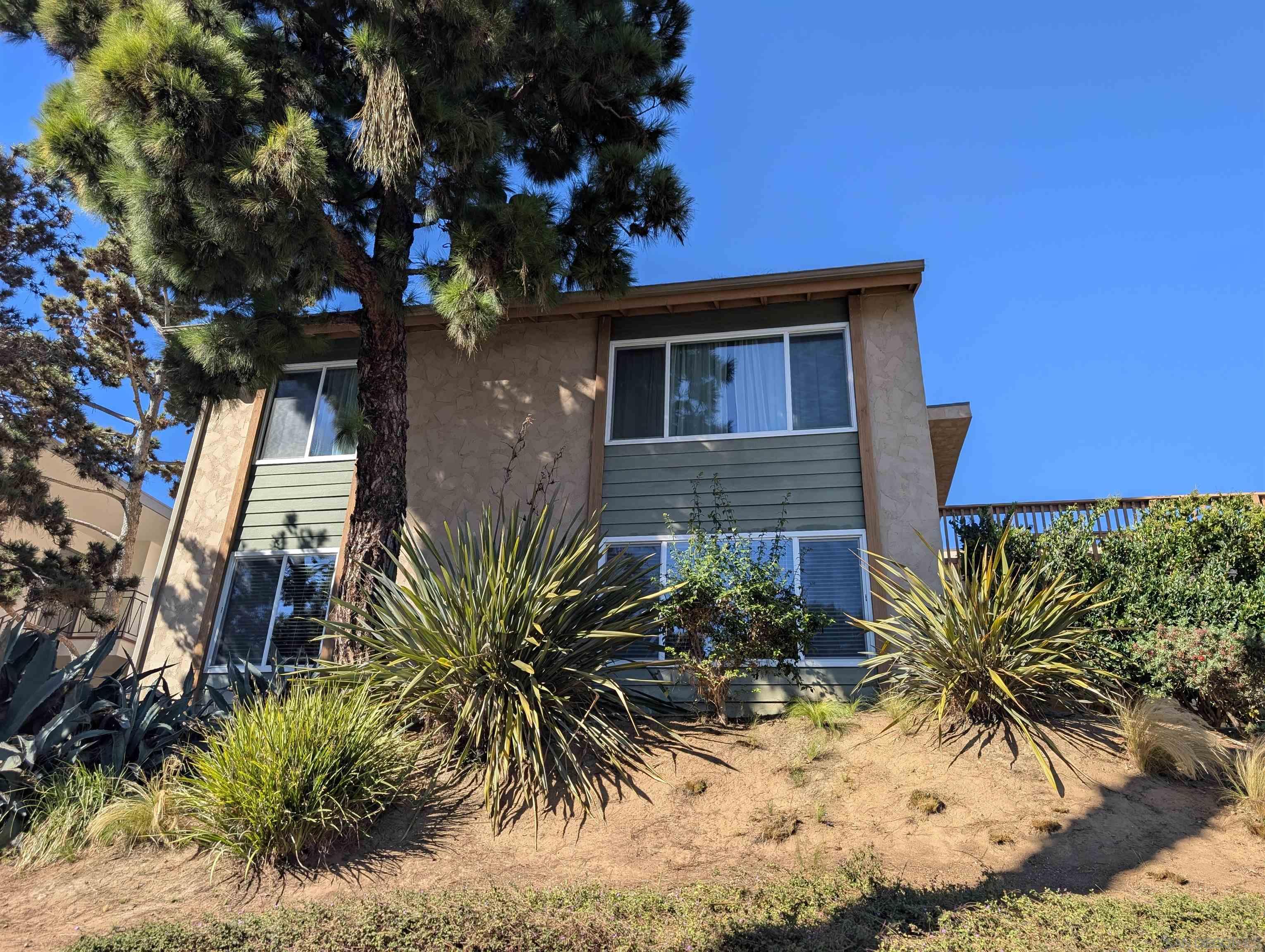 Detail Gallery Image 2 of 17 For 2142  Grand Ave  G, San Diego,  CA 92109 - 2 Beds | 2 Baths