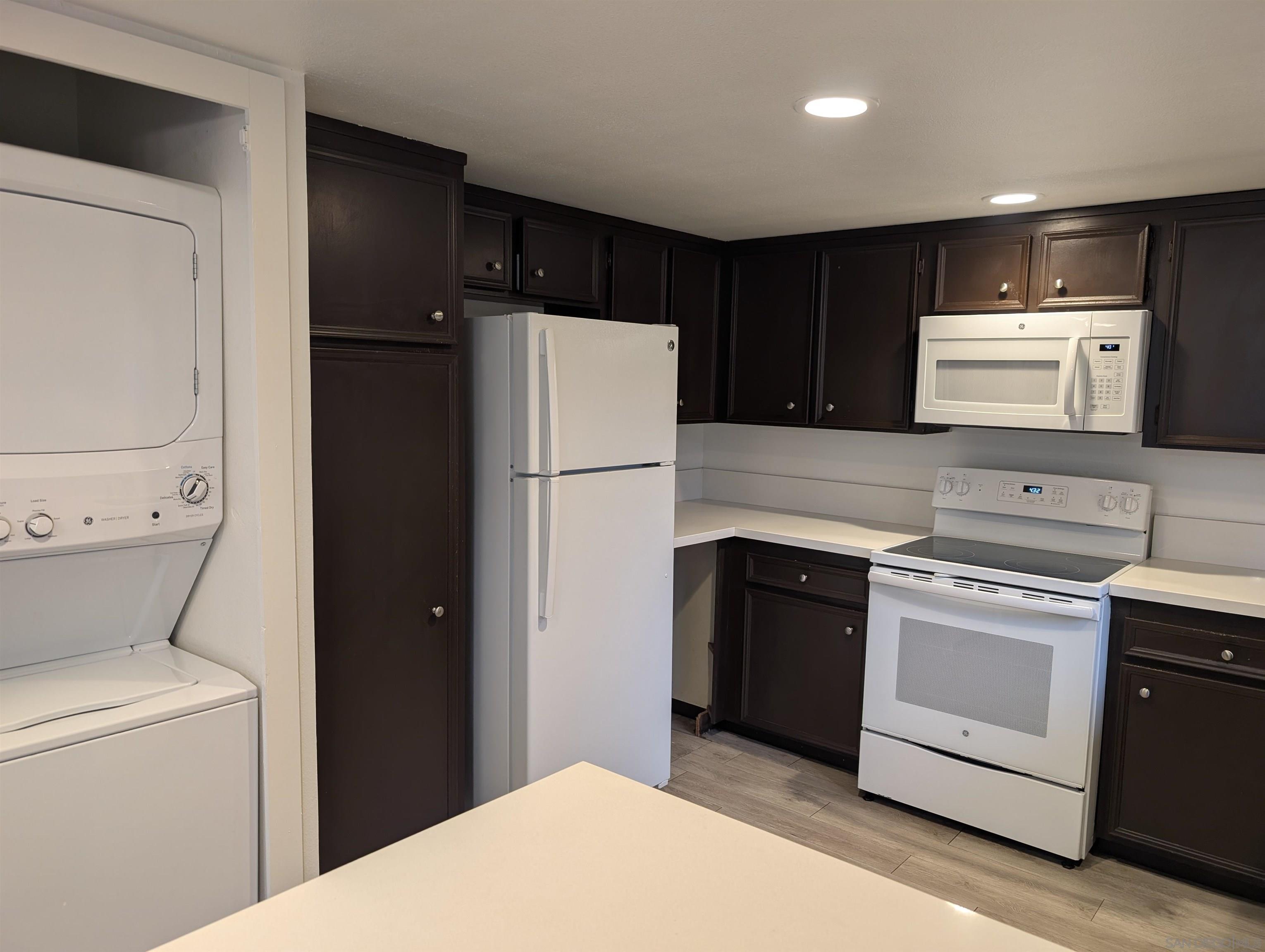 Detail Gallery Image 15 of 17 For 2142  Grand Ave  G, San Diego,  CA 92109 - 2 Beds | 2 Baths