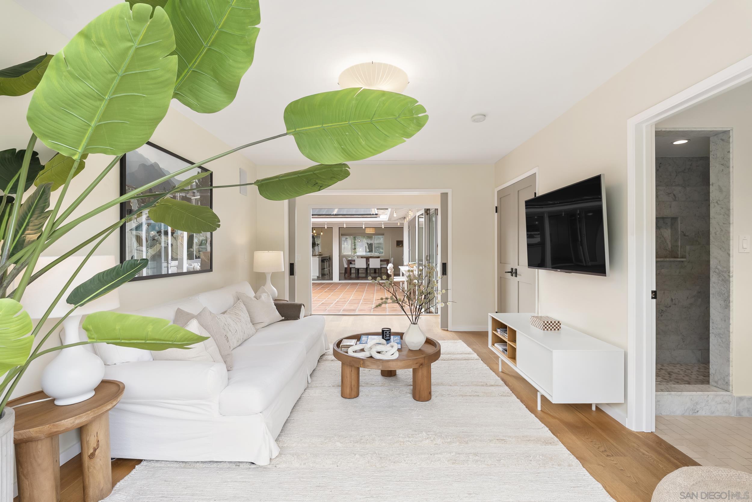 Detail Gallery Image 25 of 49 For 6653  Avenida Manana, La Jolla,  CA 92037 - 4 Beds | 3/1 Baths