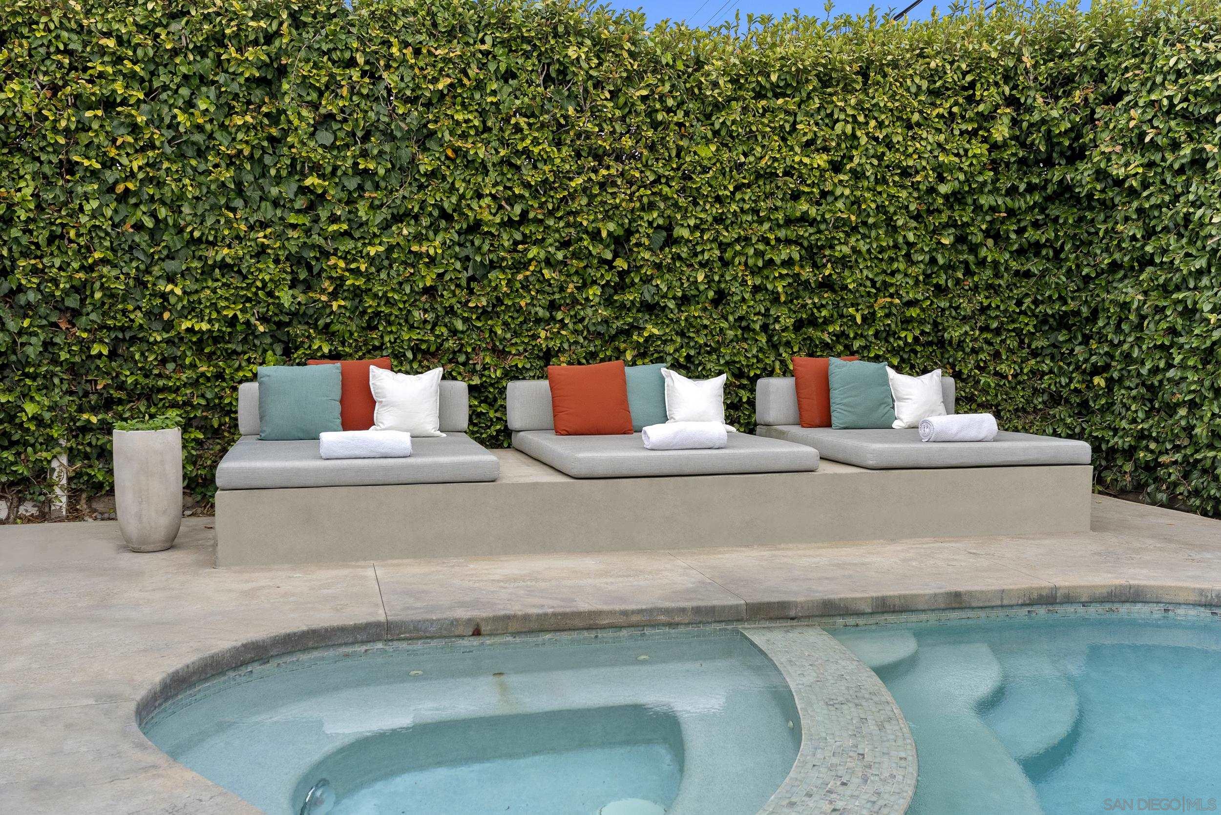 Detail Gallery Image 40 of 49 For 6653  Avenida Manana, La Jolla,  CA 92037 - 4 Beds | 3/1 Baths