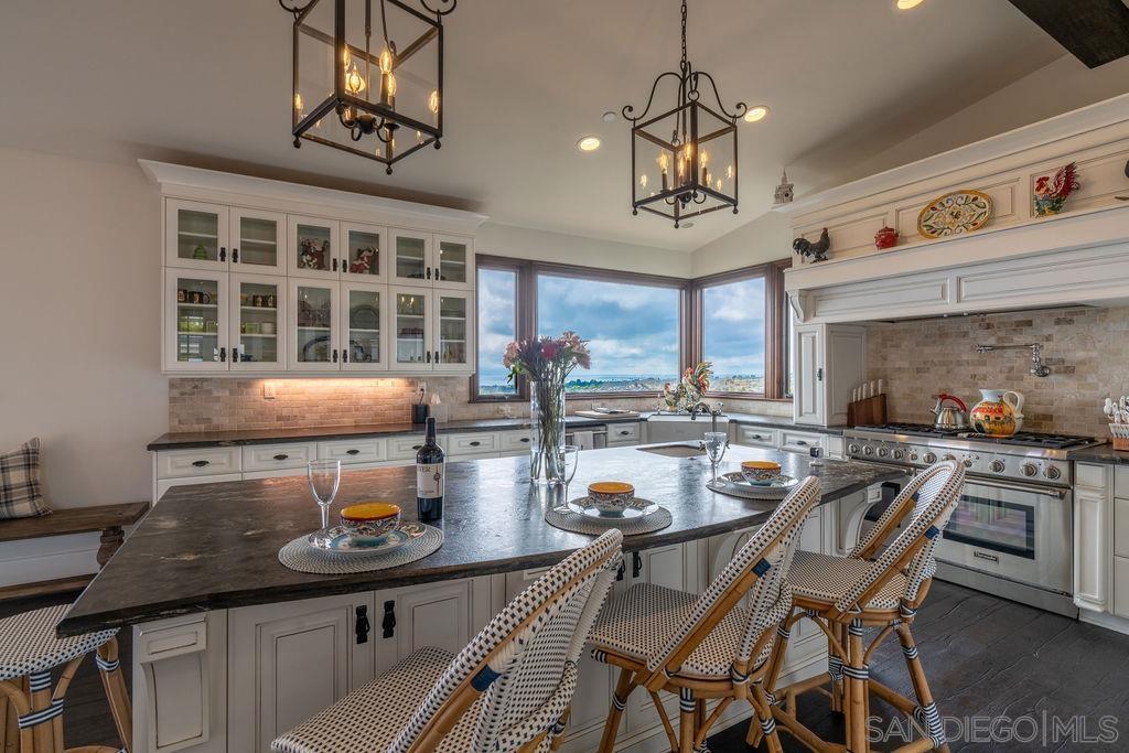 Detail Gallery Image 13 of 29 For 604  Camino De Orchidia, Encinitas,  CA 92024 - 4 Beds | 3/1 Baths