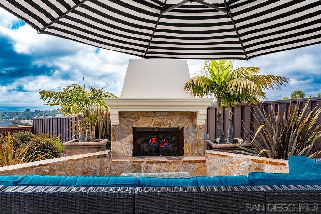 Detail Gallery Image 5 of 29 For 604  Camino De Orchidia, Encinitas,  CA 92024 - 4 Beds | 3/1 Baths