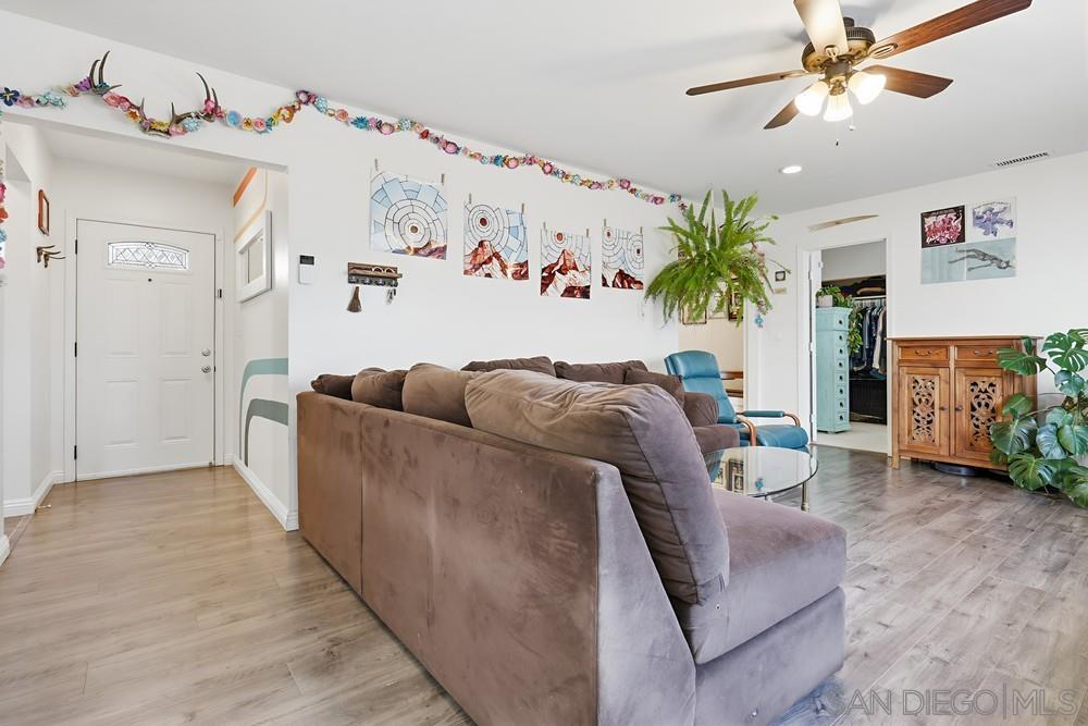 Detail Gallery Image 13 of 29 For 712  Lemon Avenue, Vista,  CA 92084 - 3 Beds | 2 Baths