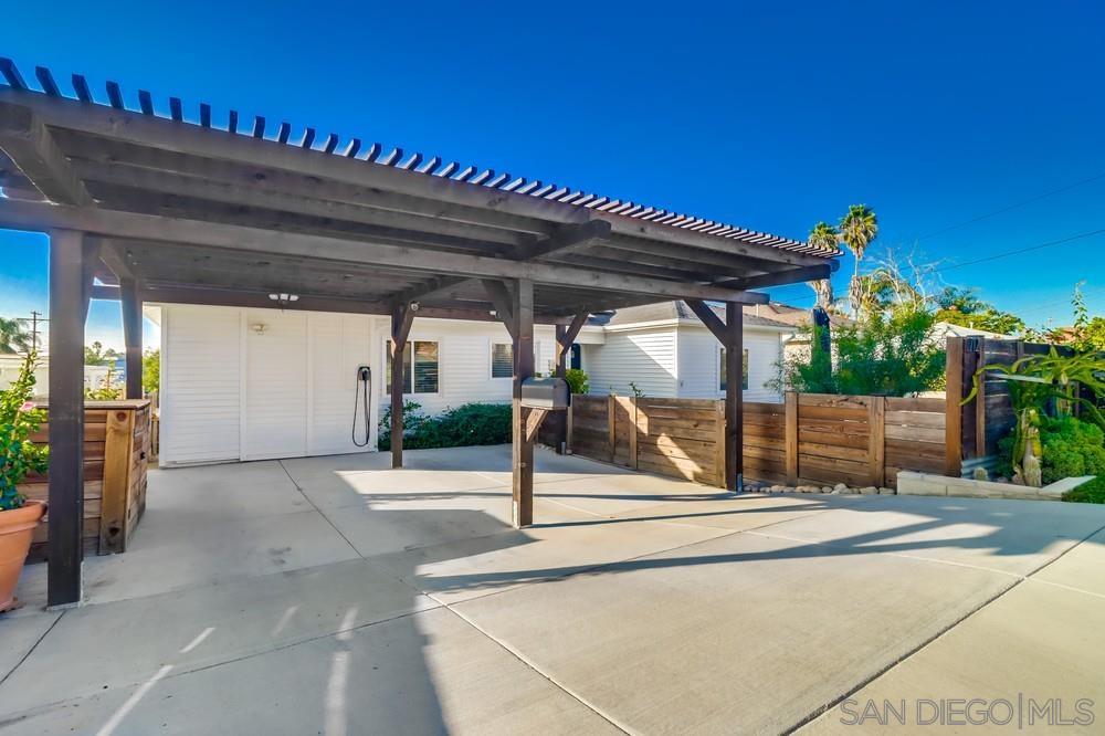 Detail Gallery Image 9 of 29 For 712  Lemon Avenue, Vista,  CA 92084 - 3 Beds | 2 Baths