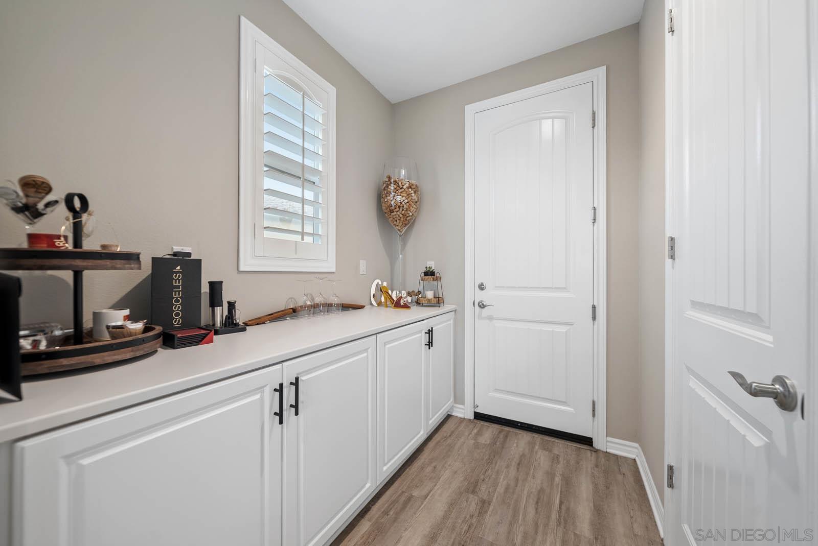 Detail Gallery Image 2 of 50 For 30774  Gazing Star Ln, Murrieta,  CA 92563 - 4 Beds | 2/1 Baths