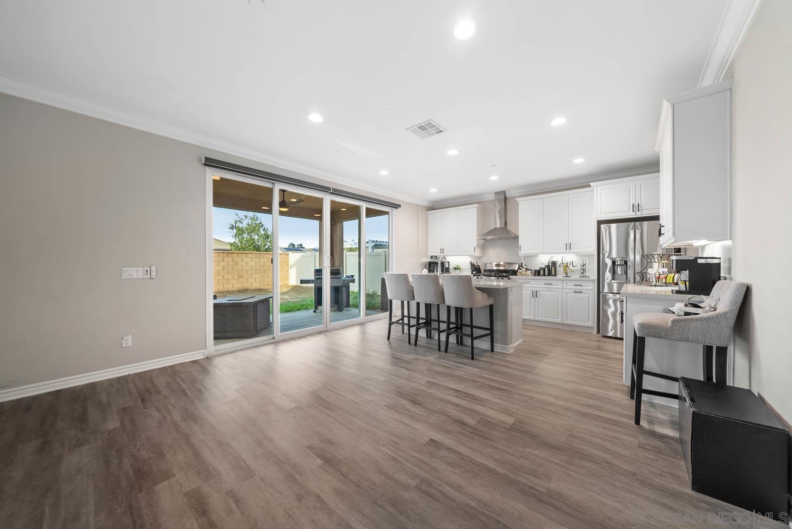 Detail Gallery Image 4 of 50 For 30774  Gazing Star Ln, Murrieta,  CA 92563 - 4 Beds | 2/1 Baths