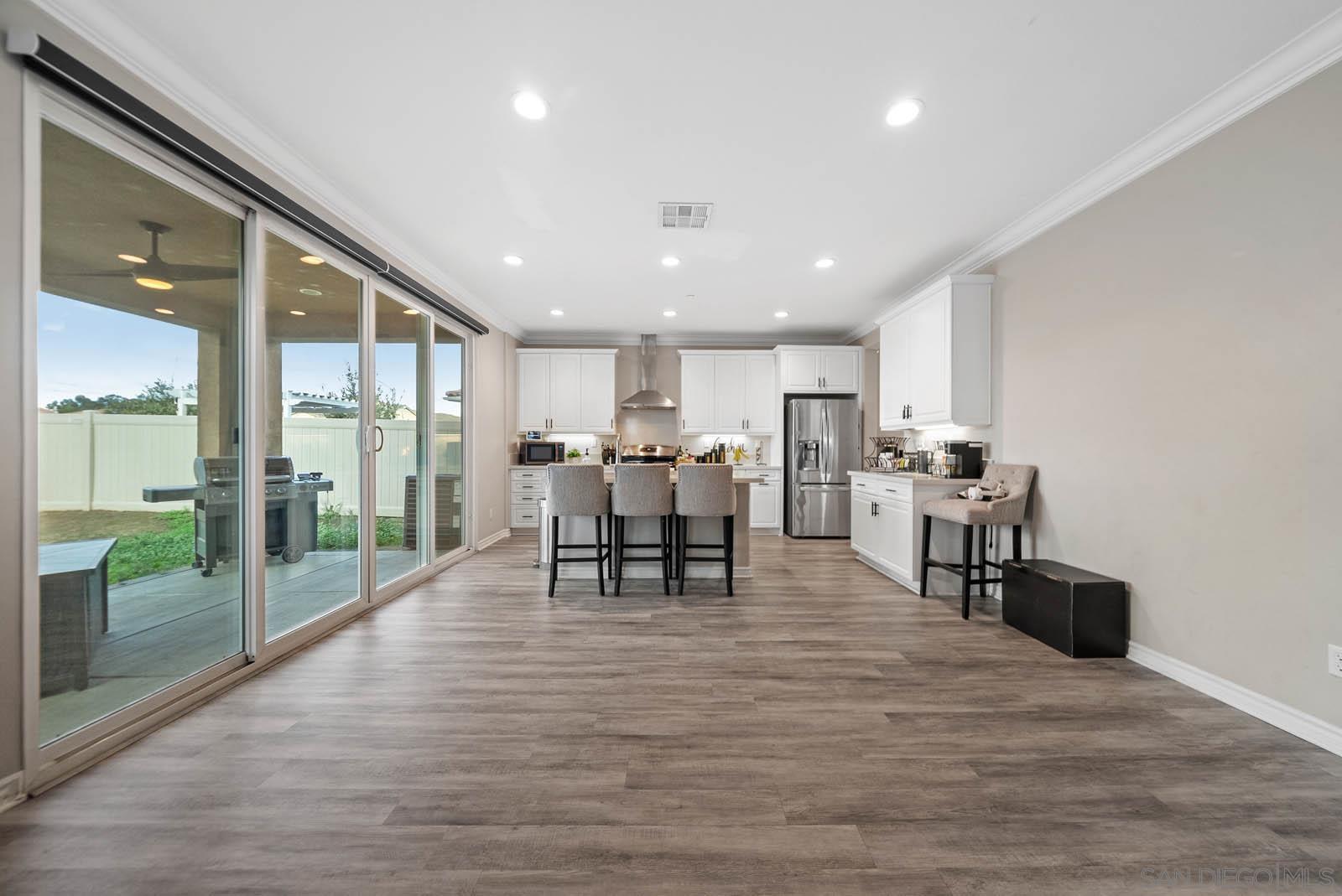 Detail Gallery Image 5 of 50 For 30774  Gazing Star Ln, Murrieta,  CA 92563 - 4 Beds | 2/1 Baths