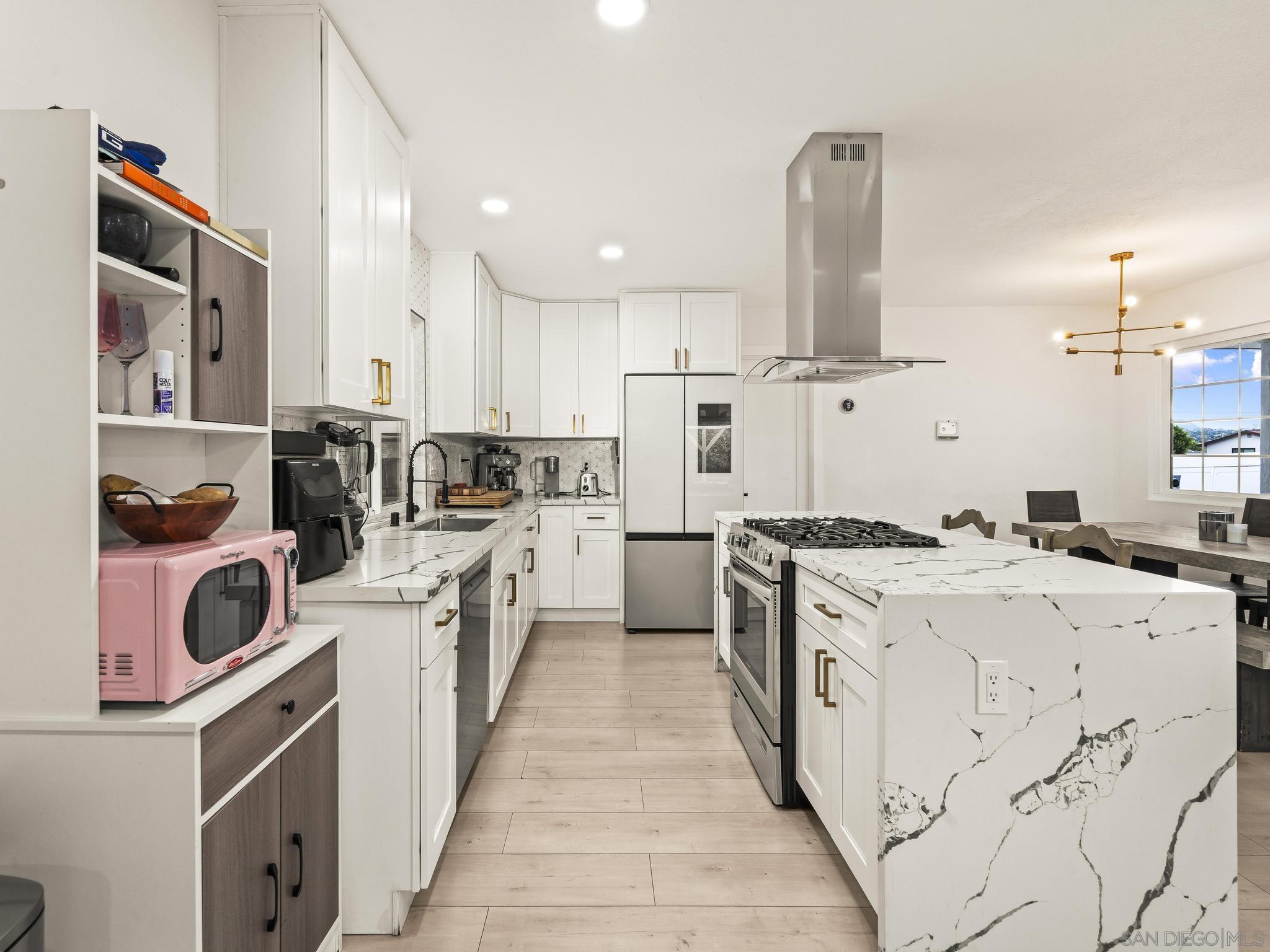 Detail Gallery Image 4 of 30 For 10252  Santana Street, Santee,  CA 92071 - 3 Beds | 2 Baths