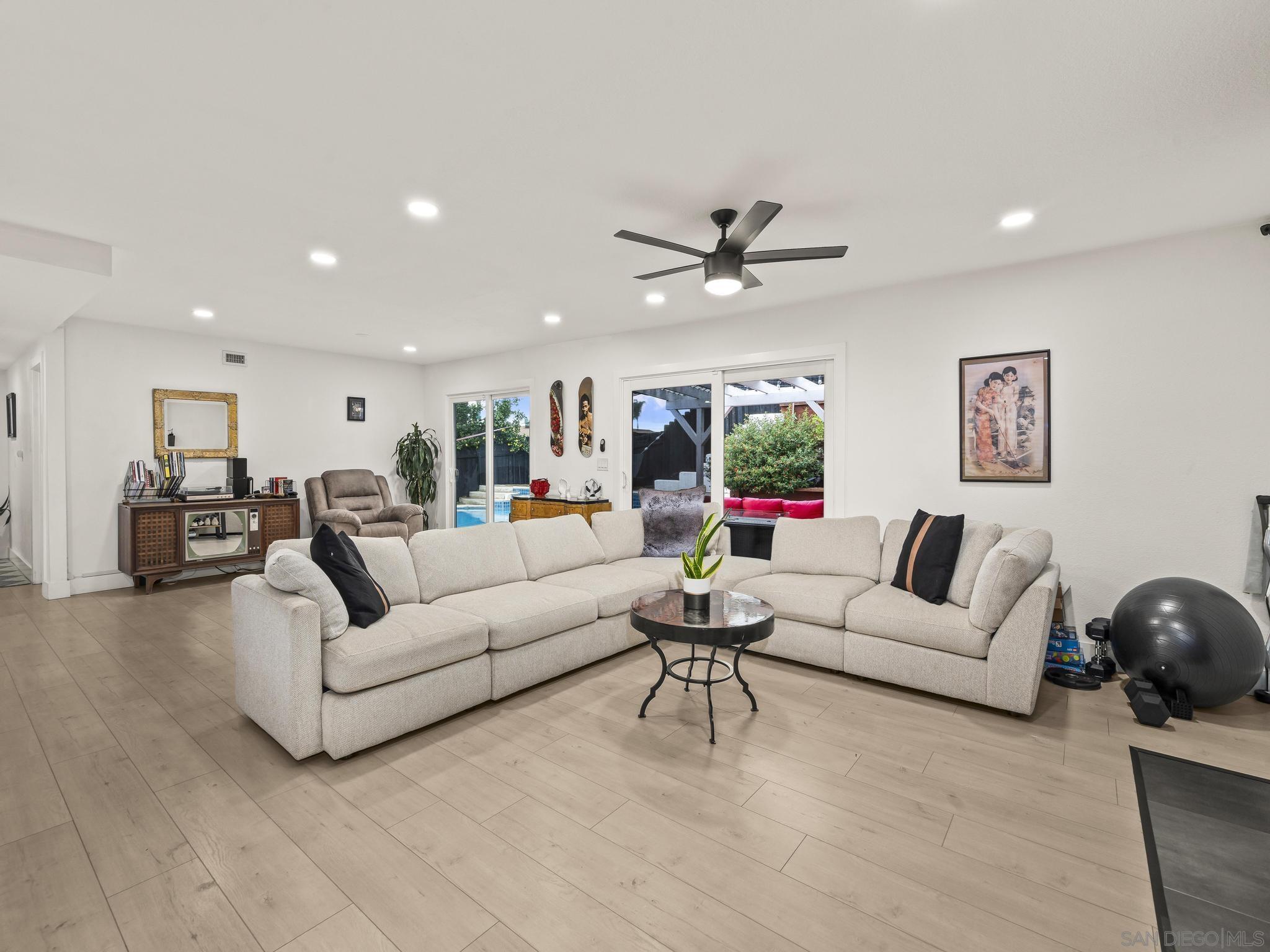 Detail Gallery Image 6 of 30 For 10252  Santana Street, Santee,  CA 92071 - 3 Beds | 2 Baths