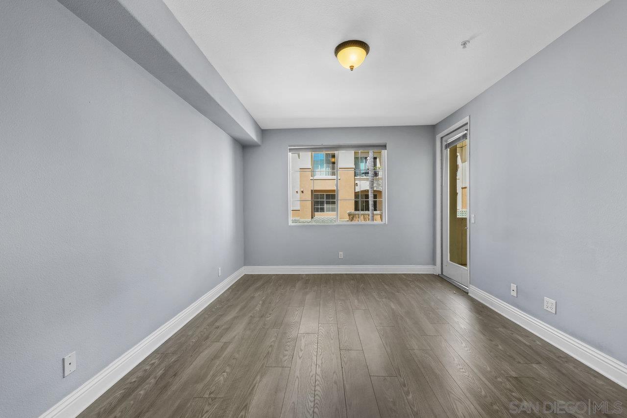 Detail Gallery Image 5 of 8 For 12372  Carmel Country Rd.  202, San Diego,  CA 92130 - 2 Beds | 2 Baths