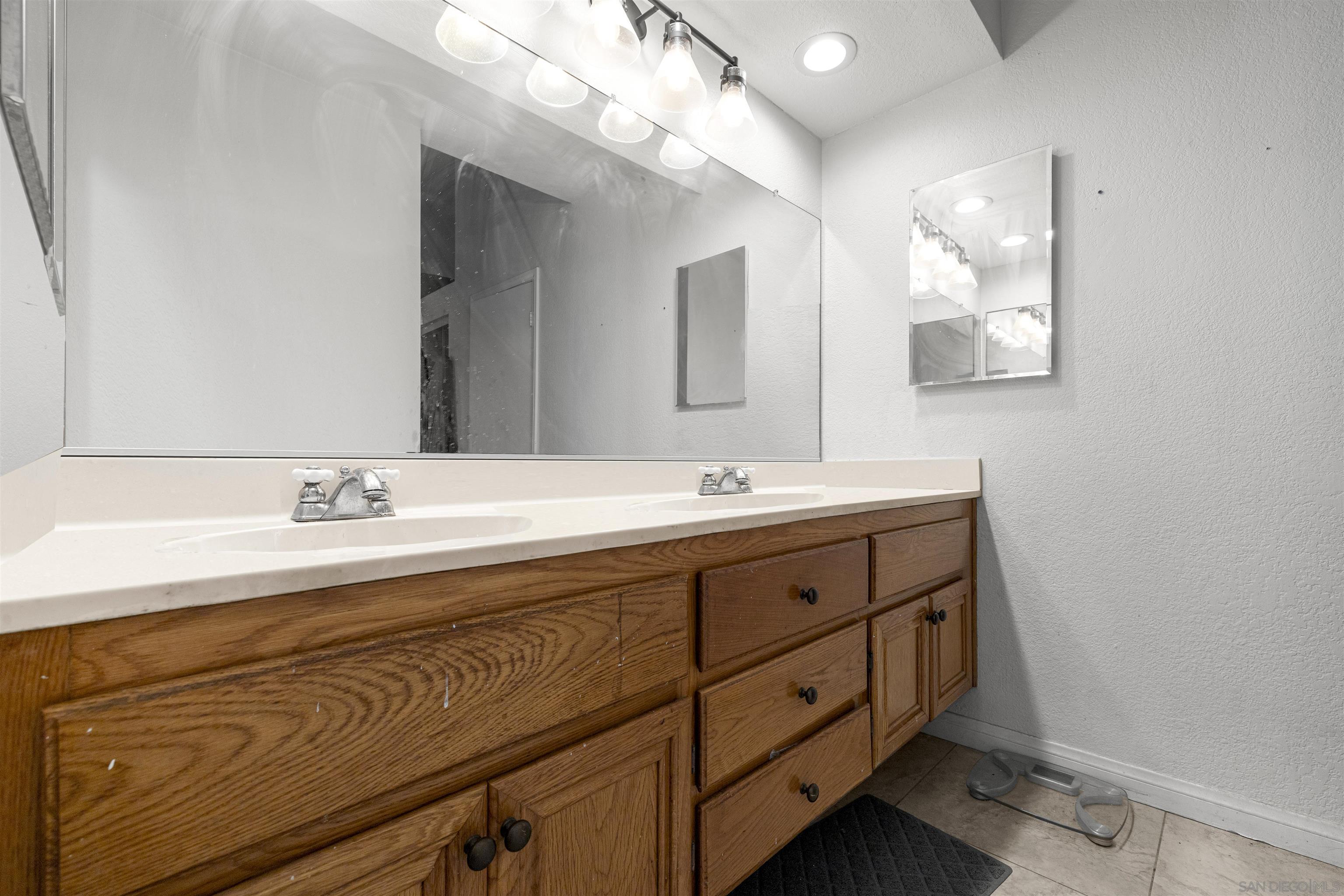 Detail Gallery Image 22 of 33 For 29770  Avenida De Real, Sun City,  CA 92586 - 5 Beds | 2 Baths