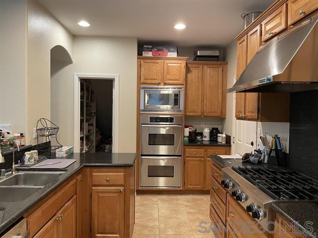 Detail Gallery Image 7 of 14 For 7235  Primrose Ln, San Diego,  CA 92129 - 5 Beds | 3/1 Baths