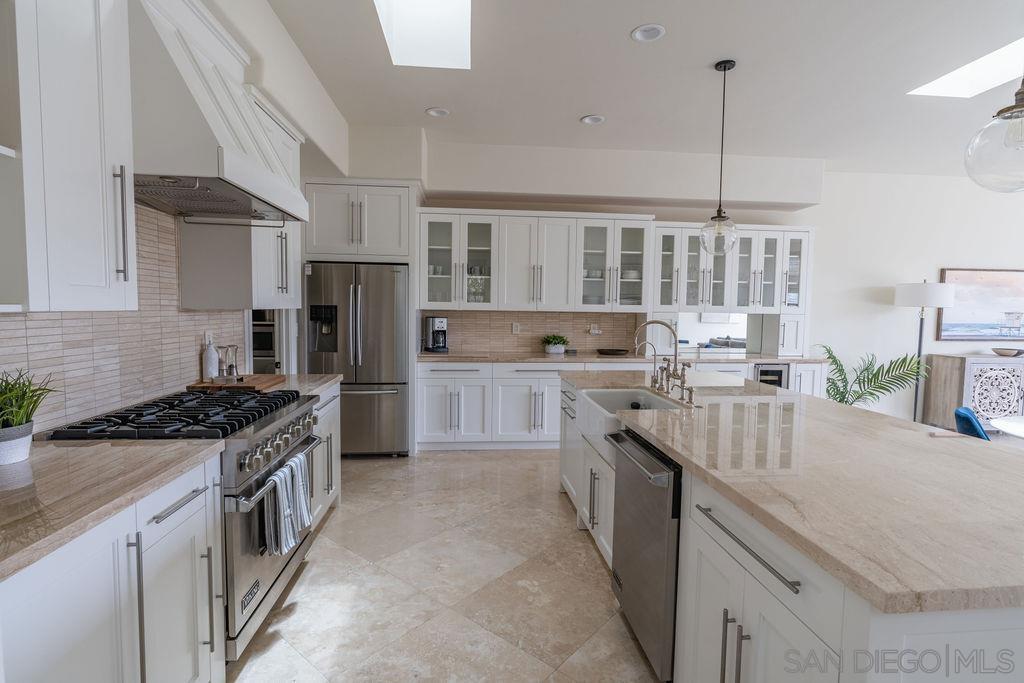 Detail Gallery Image 19 of 75 For 2508  Manchester Ave, Cardiff By The Sea,  CA 92007 - 3 Beds | 3 Baths