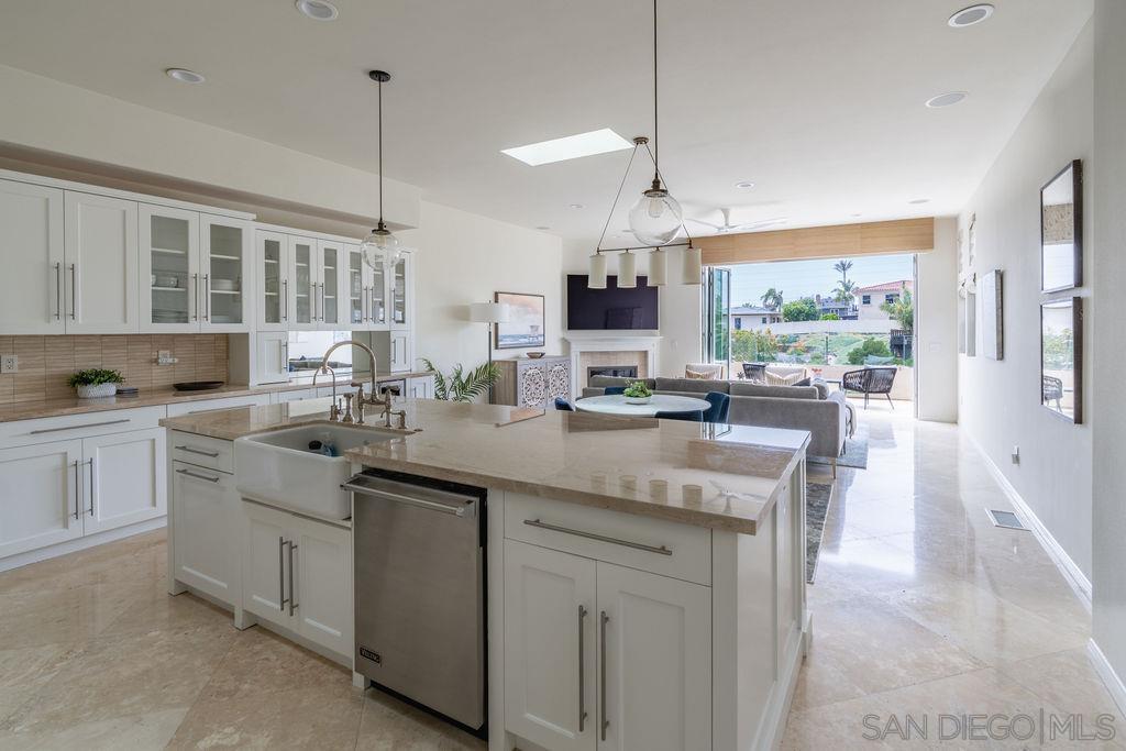 Detail Gallery Image 20 of 75 For 2508  Manchester Ave, Cardiff By The Sea,  CA 92007 - 3 Beds | 3 Baths