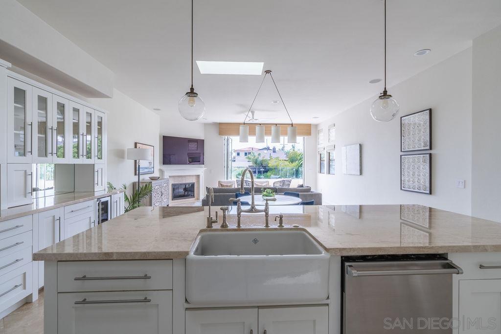 Detail Gallery Image 22 of 75 For 2508  Manchester Ave, Cardiff By The Sea,  CA 92007 - 3 Beds | 3 Baths