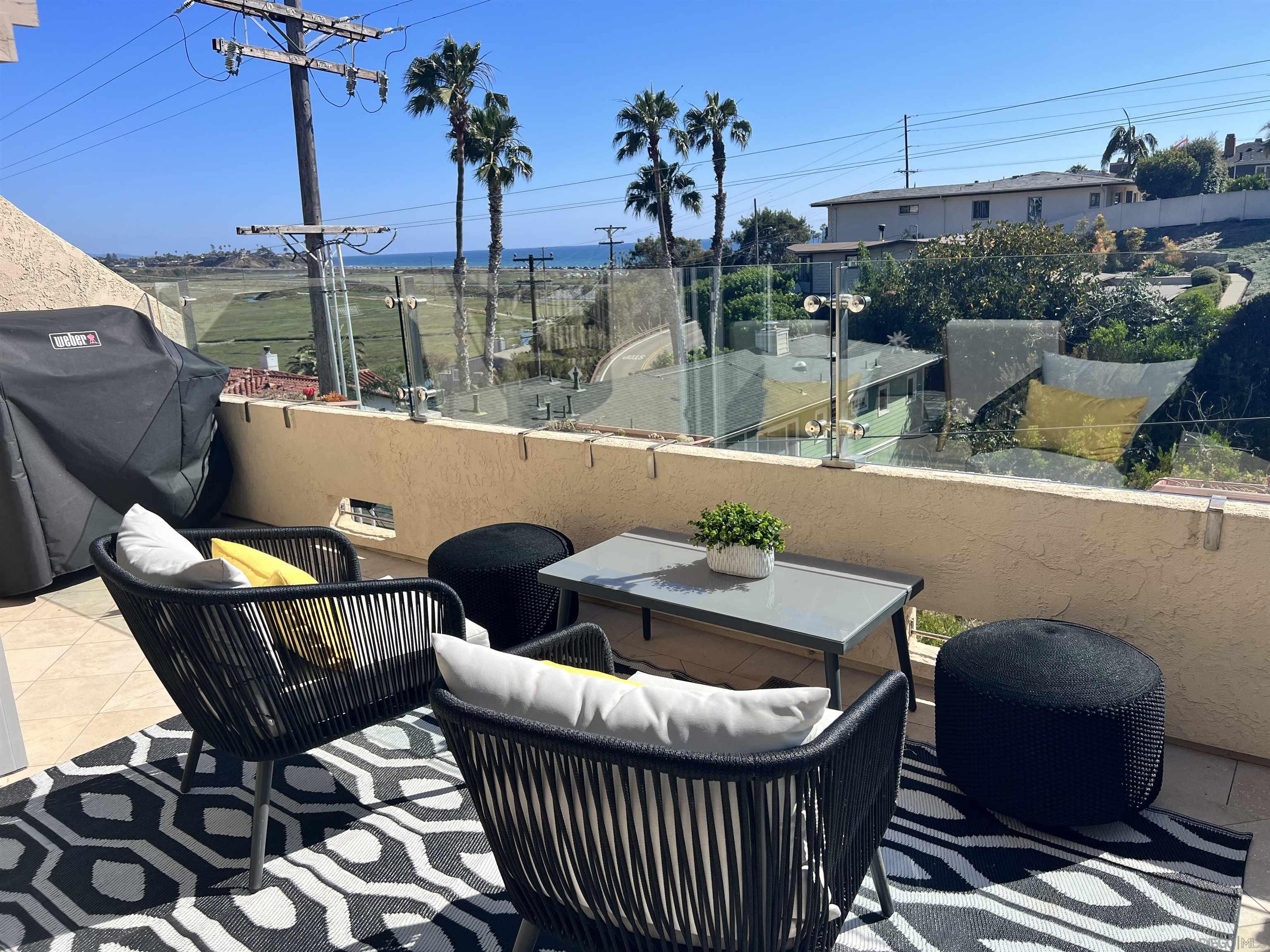 Detail Gallery Image 4 of 75 For 2508  Manchester Ave, Cardiff By The Sea,  CA 92007 - 3 Beds | 3 Baths