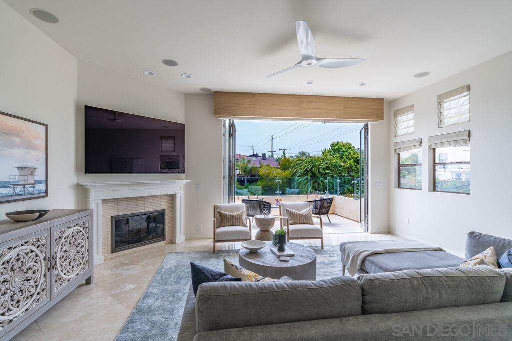 Detail Gallery Image 10 of 75 For 2508  Manchester Ave, Cardiff By The Sea,  CA 92007 - 3 Beds | 3 Baths