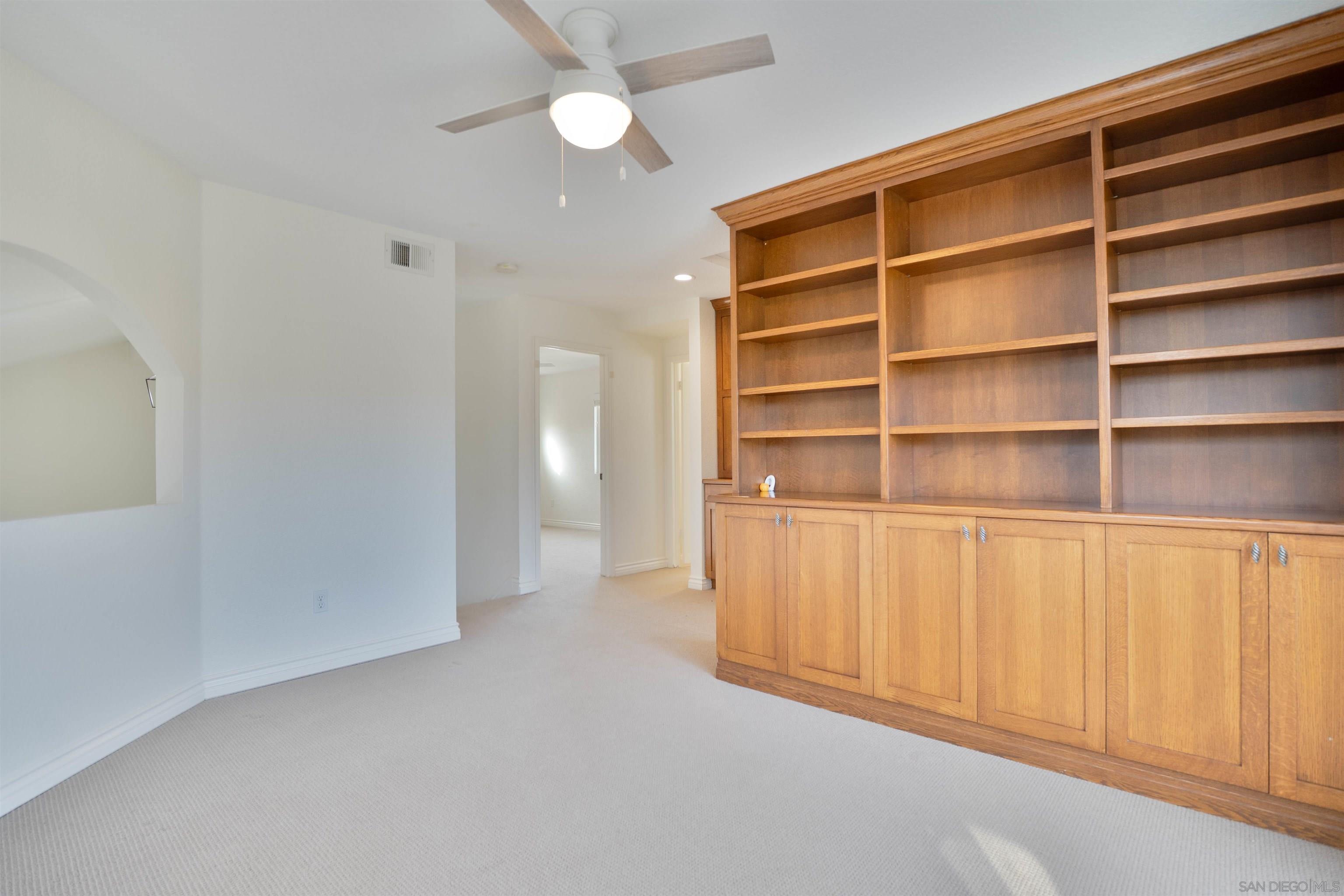 Detail Gallery Image 8 of 24 For 1533  Roma Dr, Vista,  CA 92081 - 4 Beds | 2/1 Baths