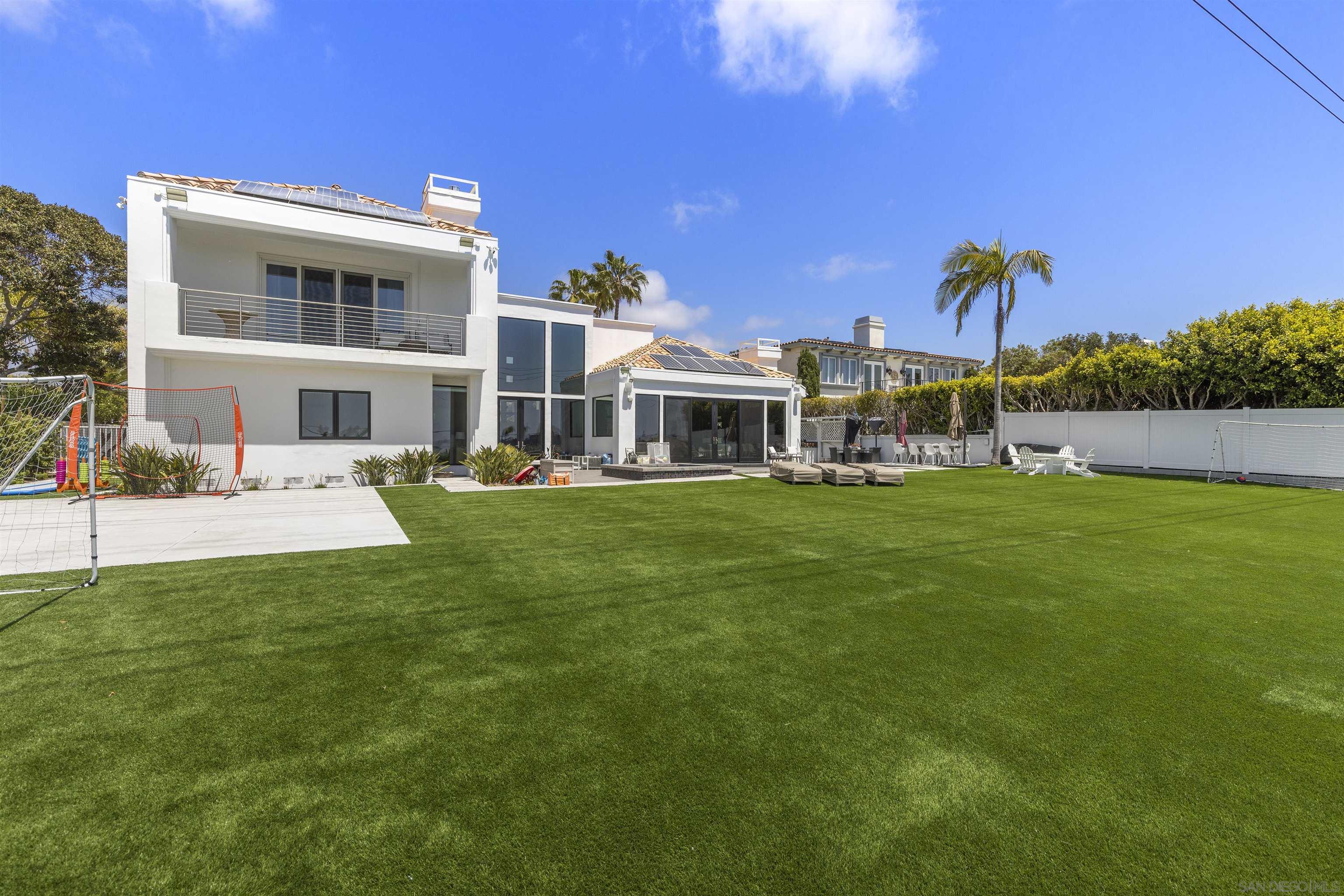 Detail Gallery Image 26 of 31 For 3325  Caminito Daniella, Del Mar,  CA 92014 - 6 Beds | 5/1 Baths