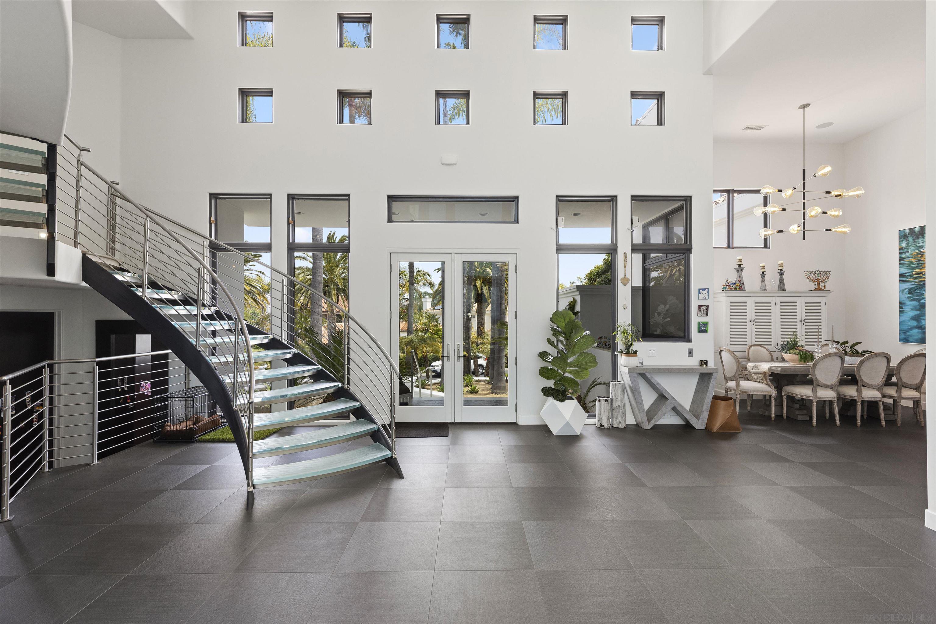 Detail Gallery Image 10 of 31 For 3325  Caminito Daniella, Del Mar,  CA 92014 - 6 Beds | 5/1 Baths