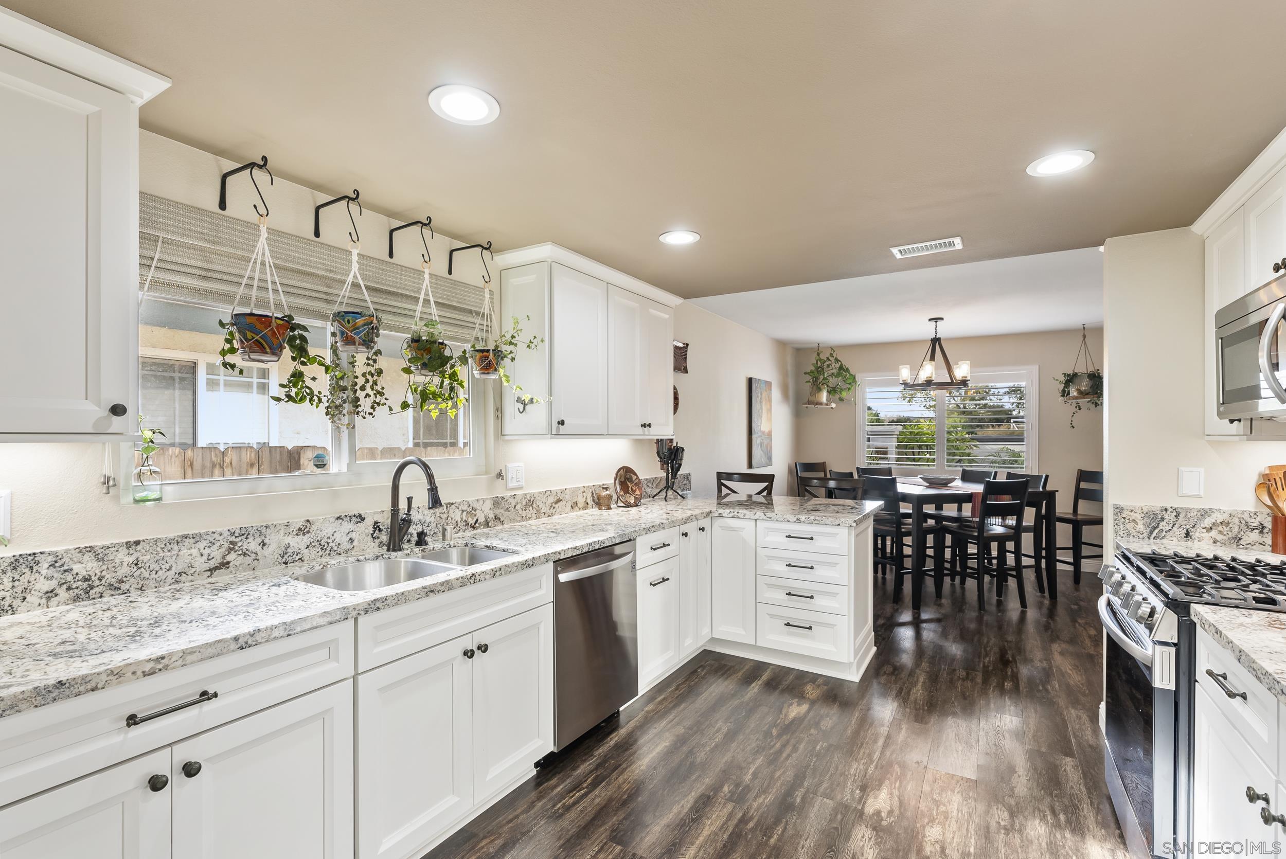 Detail Gallery Image 16 of 41 For 4859  Gardenia St., Oceanside,  CA 92057 - 3 Beds | 2 Baths